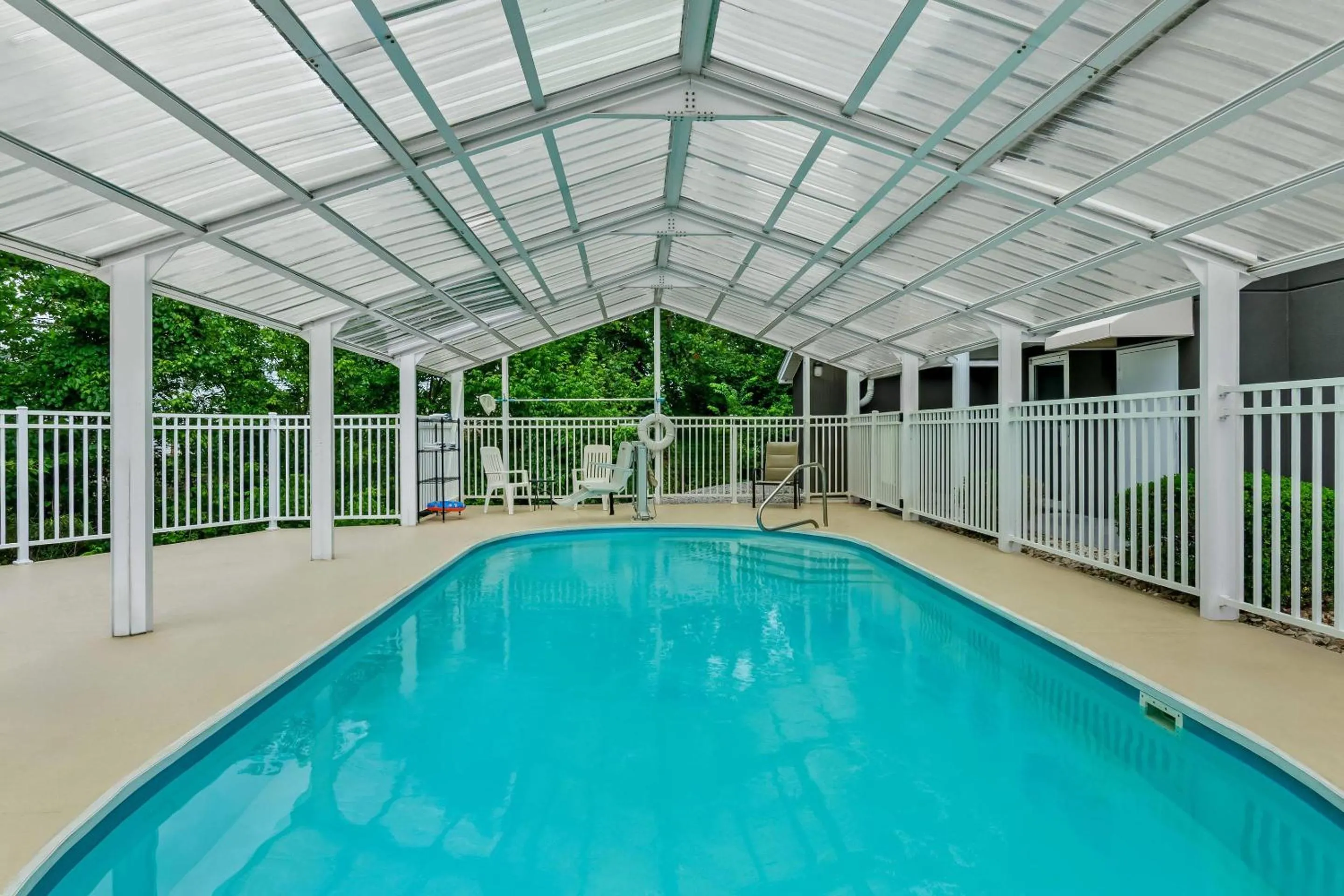 Swimming pool in Quality Inn & Suites I-81 Exit 7