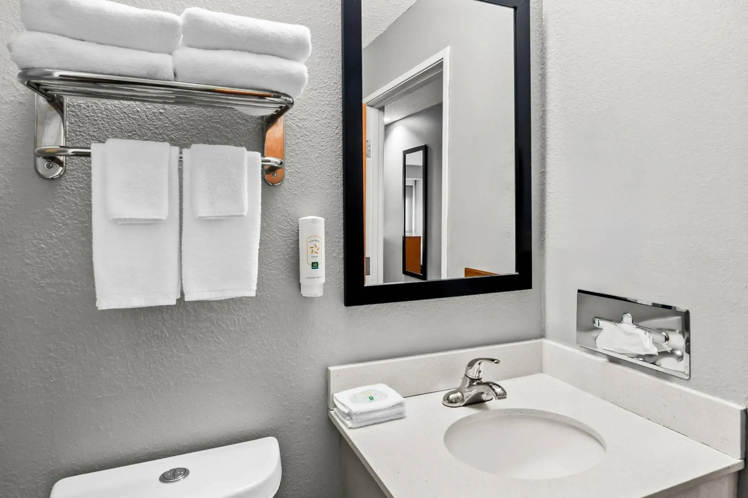 Bedroom in Quality Inn & Suites I-81 Exit 7 Bedroom in Quality Inn & Suites I-81 Exit 7