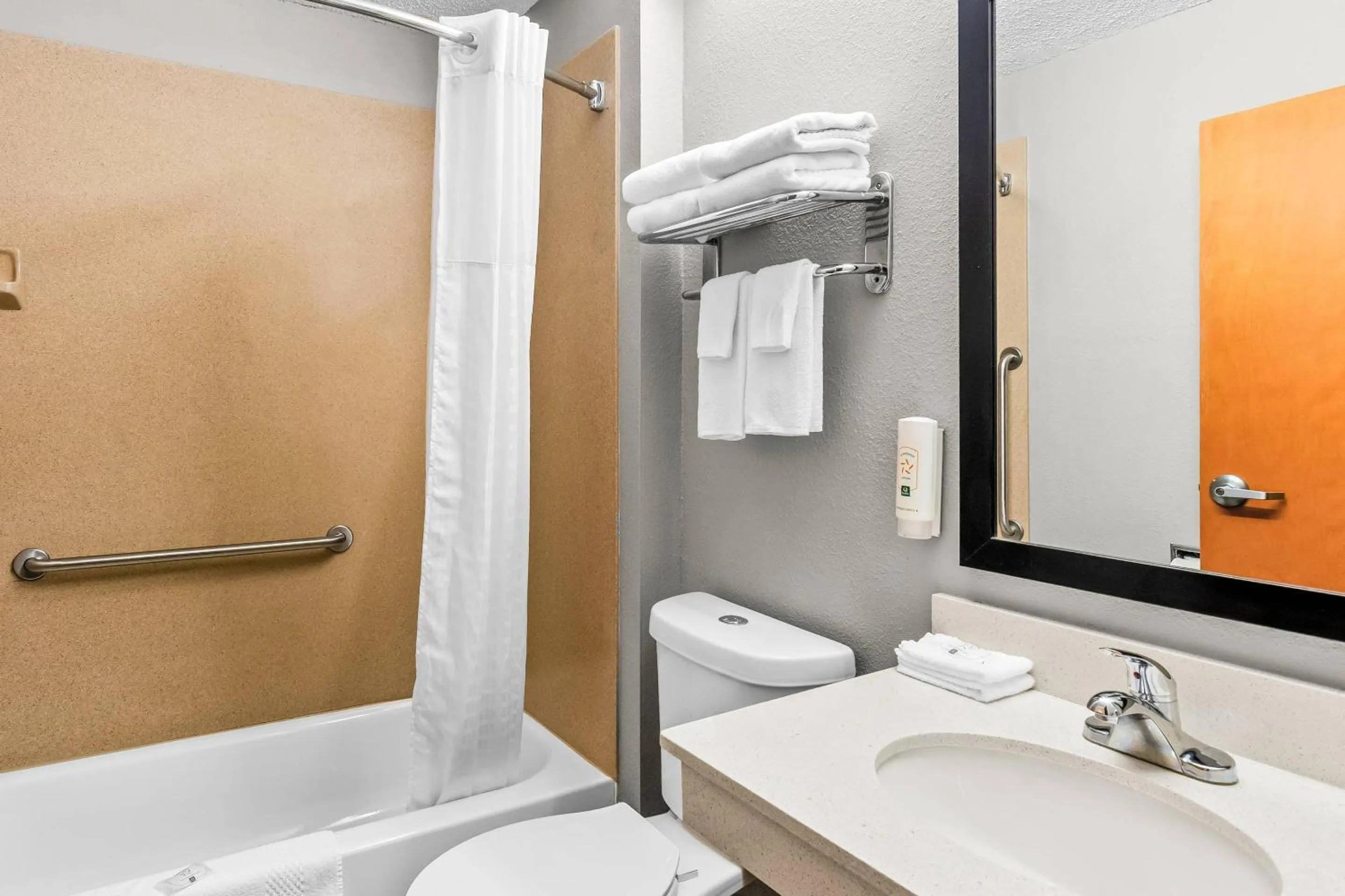 Bedroom in Quality Inn & Suites I-81 Exit 7