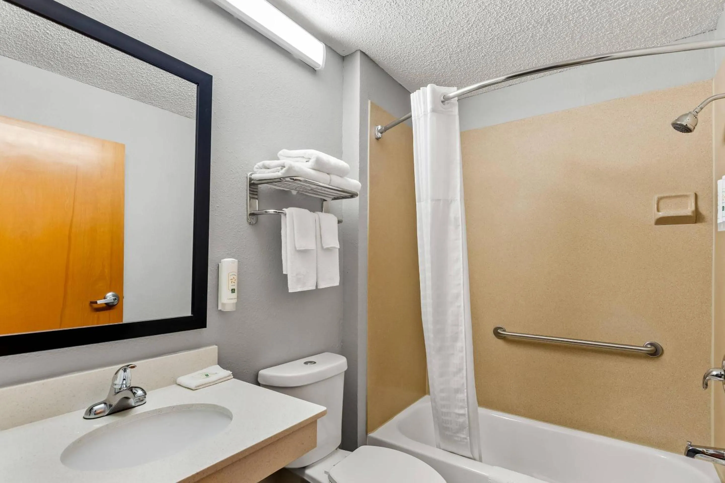 Bedroom in Quality Inn & Suites I-81 Exit 7