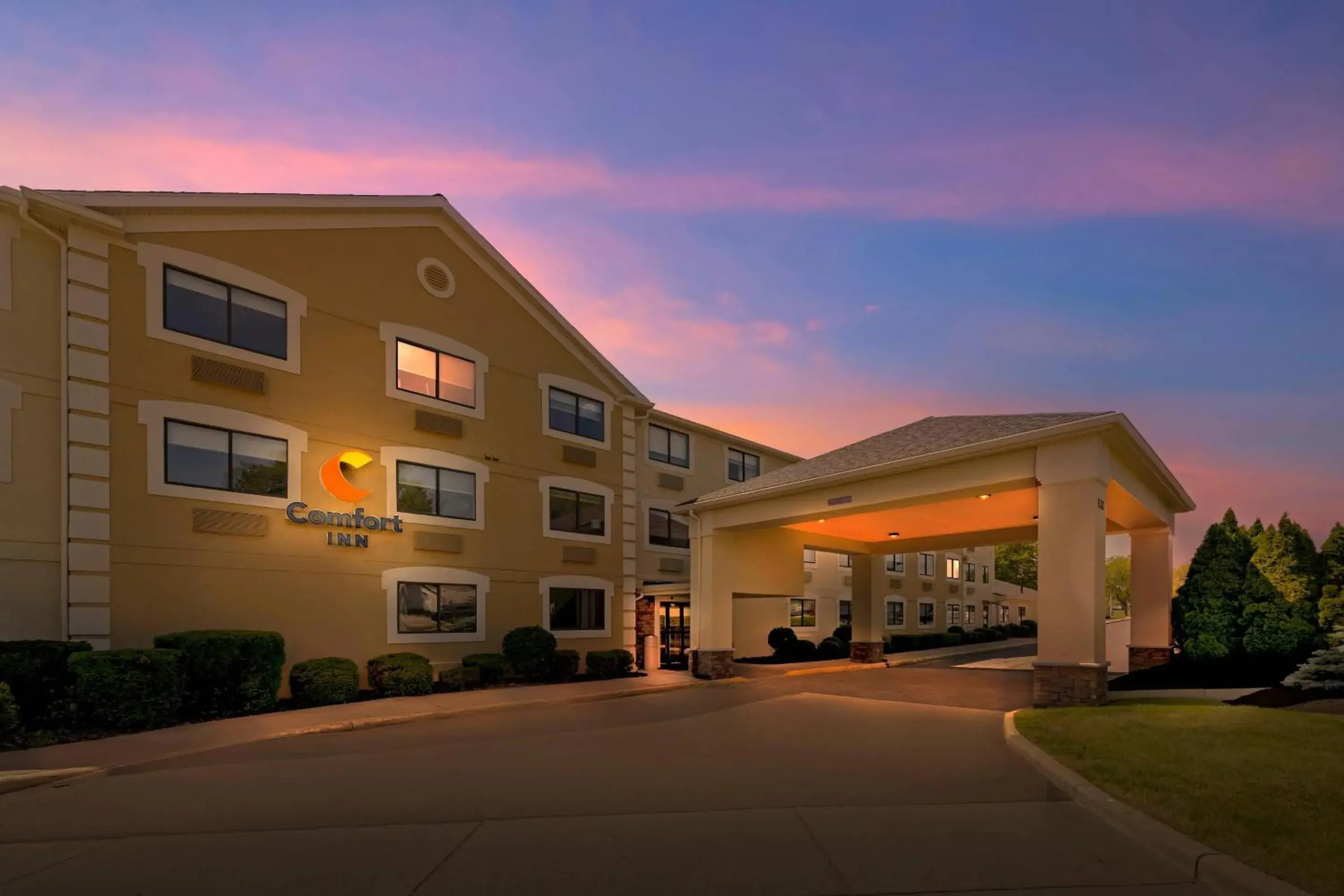 Property building in Comfort Inn River's Edge Property building in Comfort Inn River's Edge