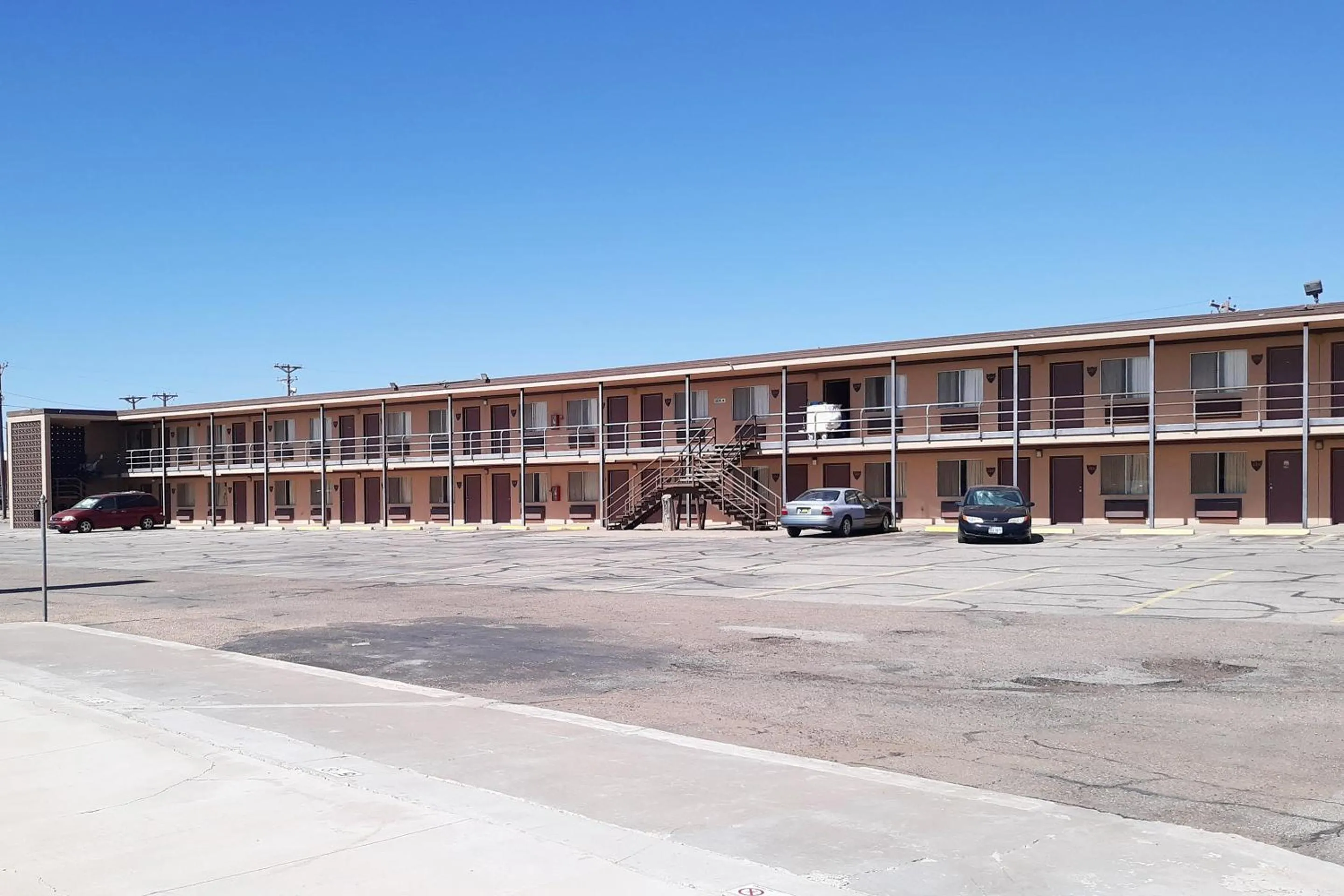 Facade/entrance in OYO Hotel Kings at Clovis