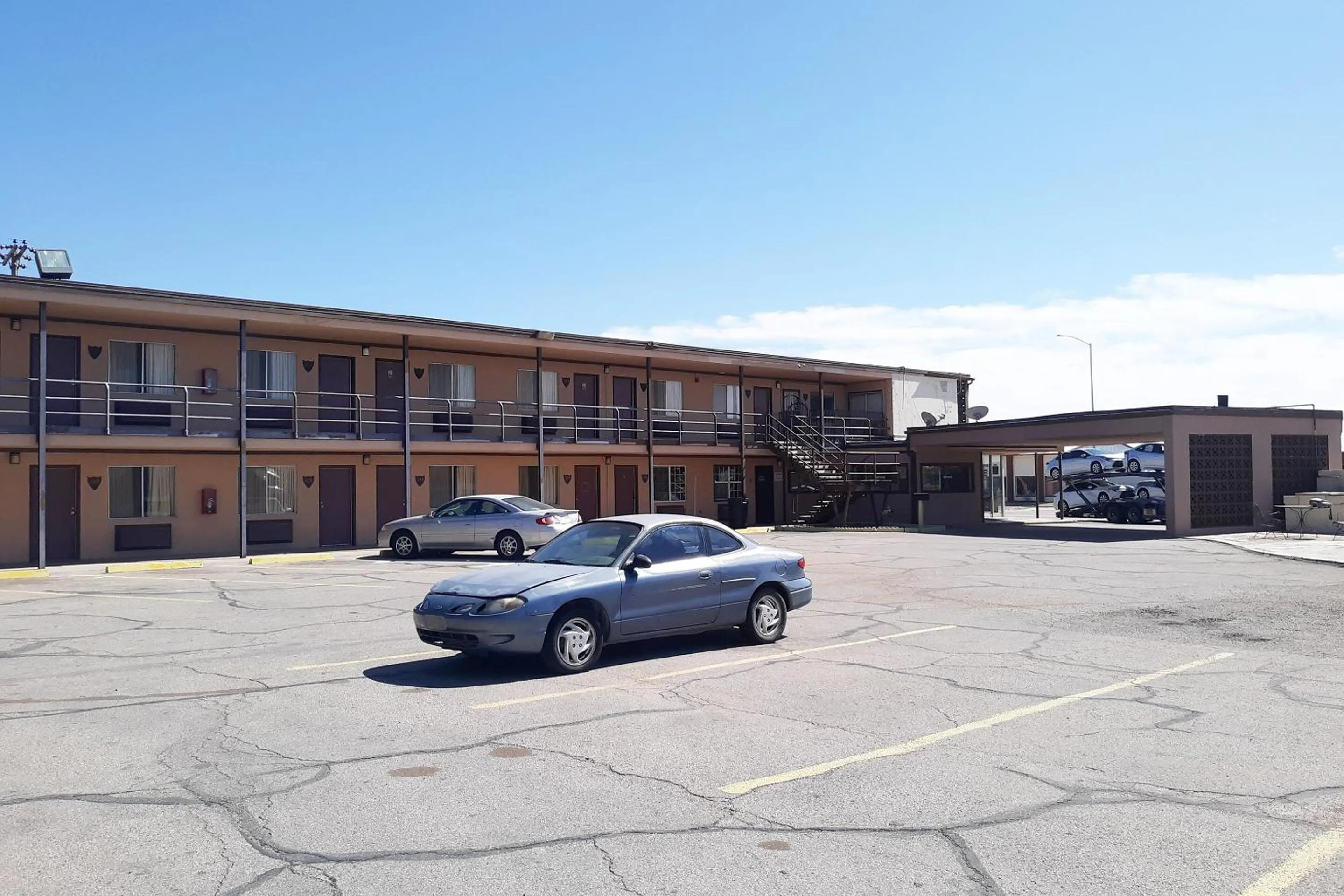Facade/entrance in OYO Hotel Kings at Clovis
