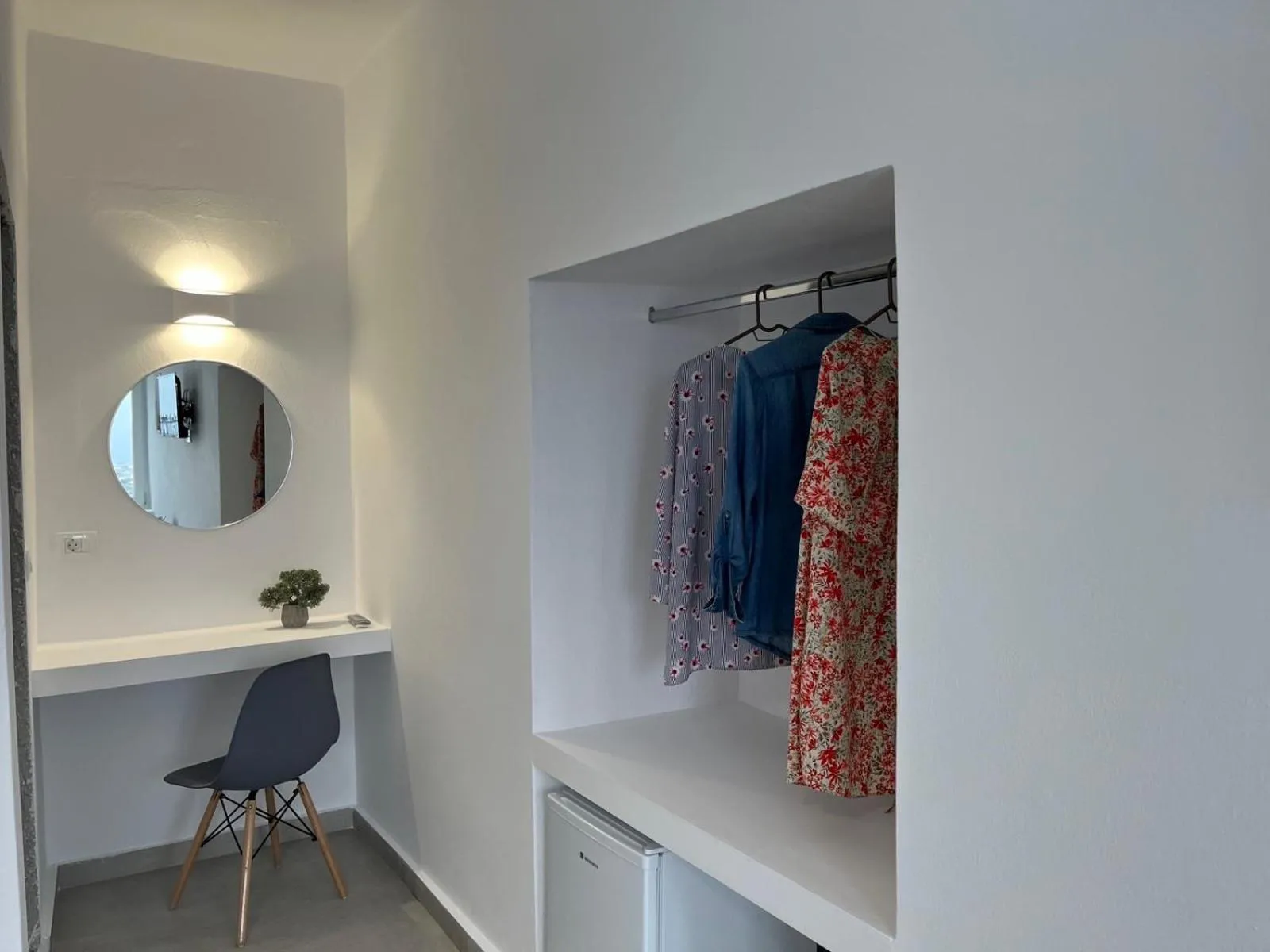 wardrobe in Firaxenia rooms