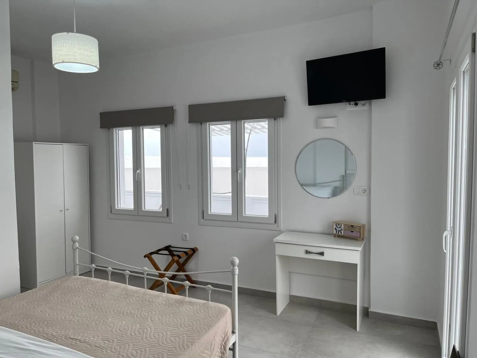 TV and multimedia, Bed in Firaxenia rooms