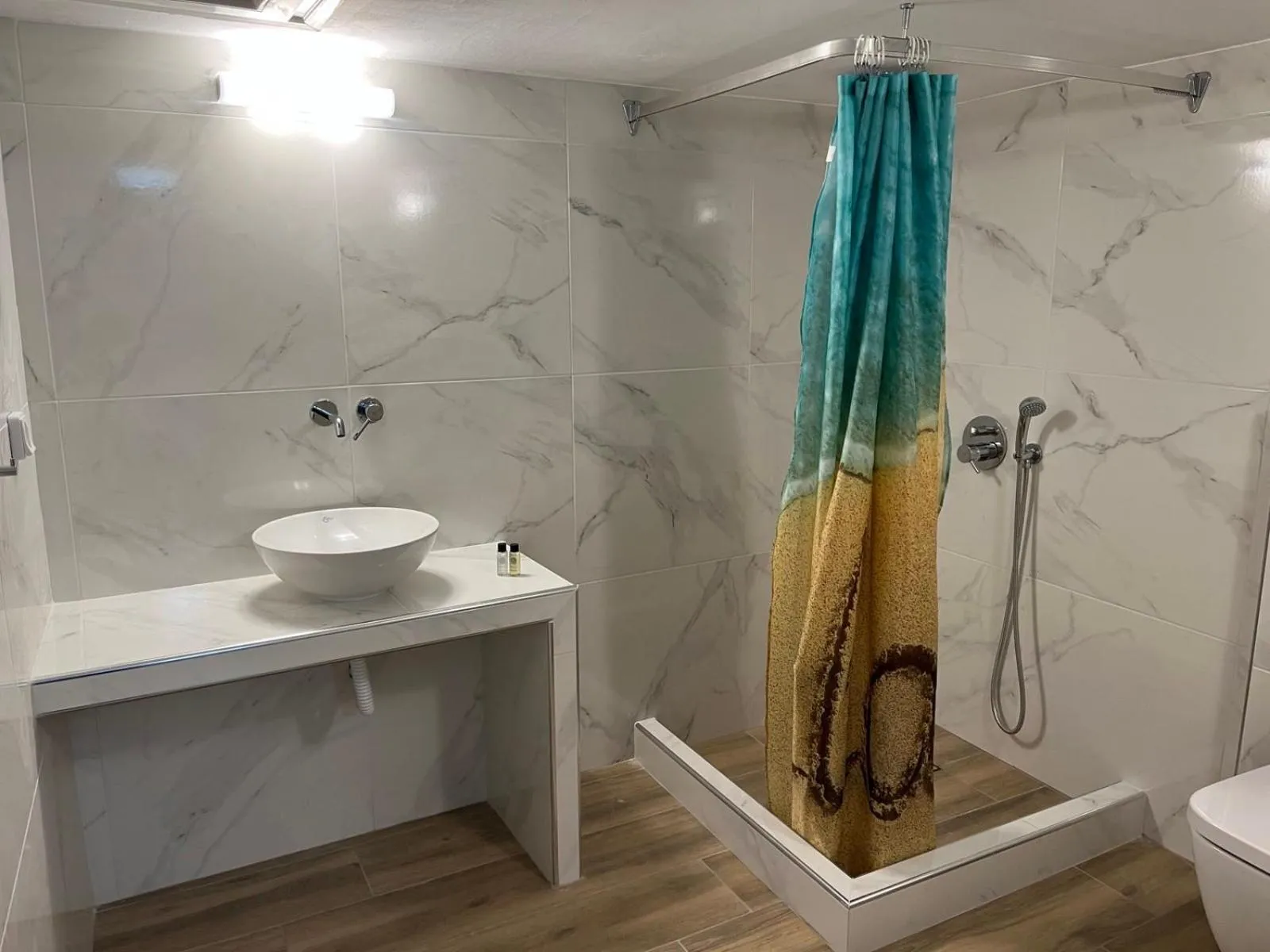 Shower in Firaxenia rooms