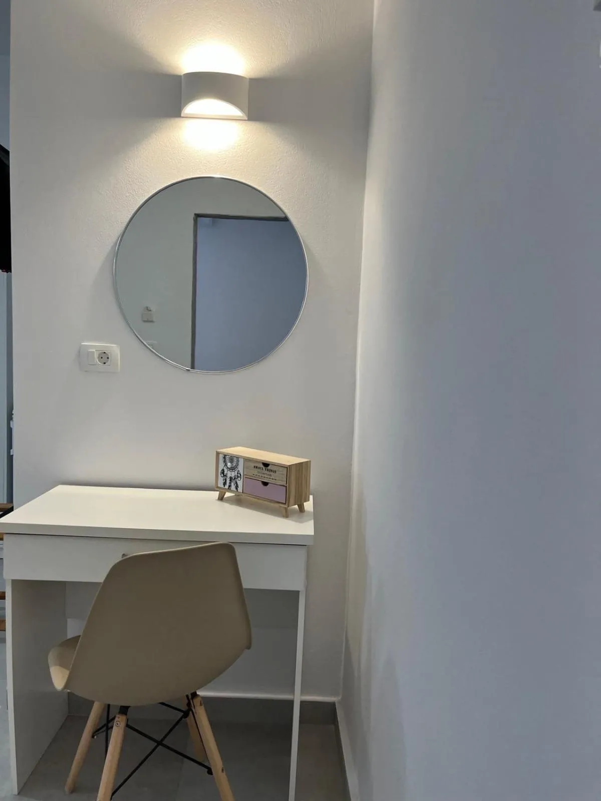 hair dresser in Firaxenia rooms