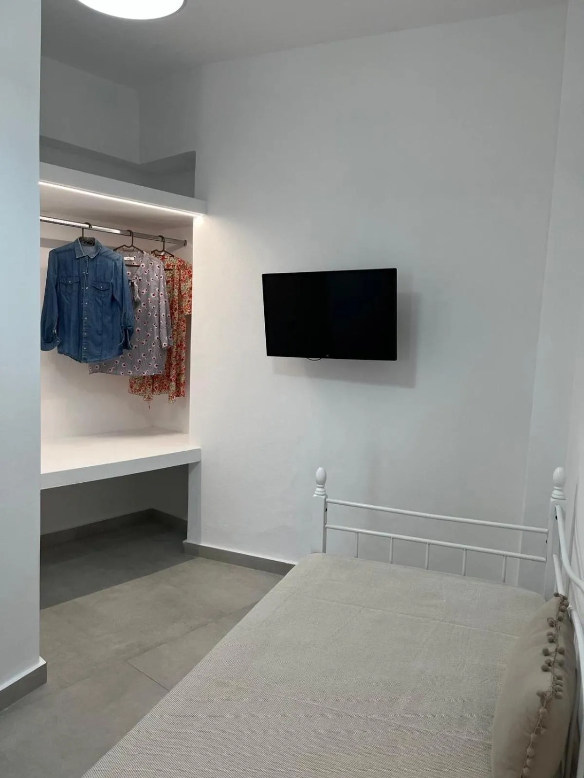 TV and multimedia, Bed in Firaxenia rooms