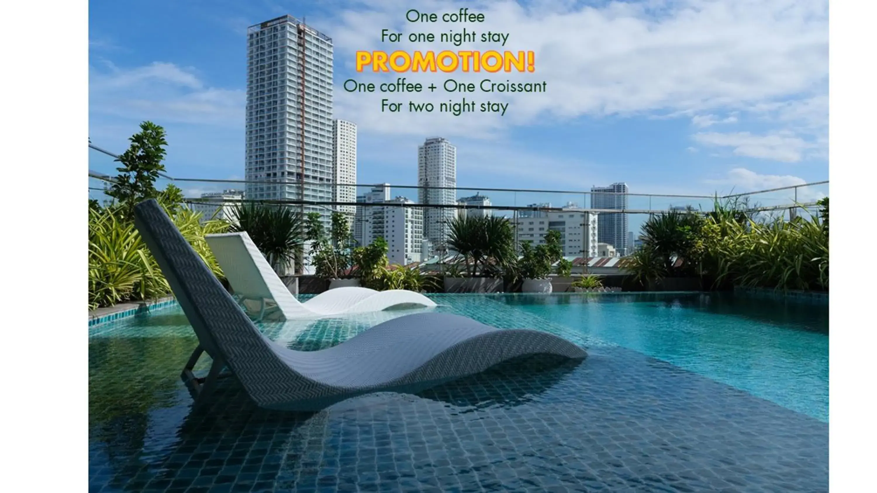 Swimming pool in Em Oi Boutique Hotel Swimming pool in Em Oi Boutique Hotel