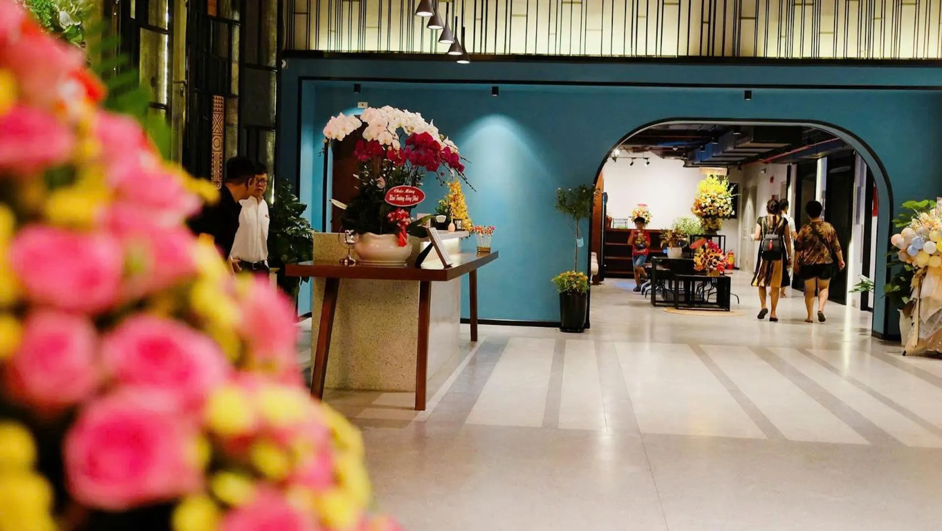 People in Em Oi Boutique Hotel