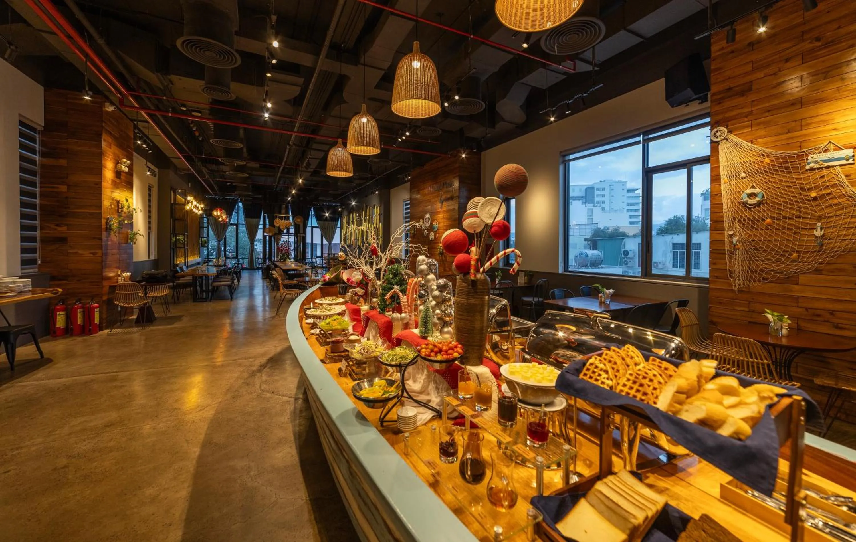 Restaurant/places to eat in Em Oi Boutique Hotel