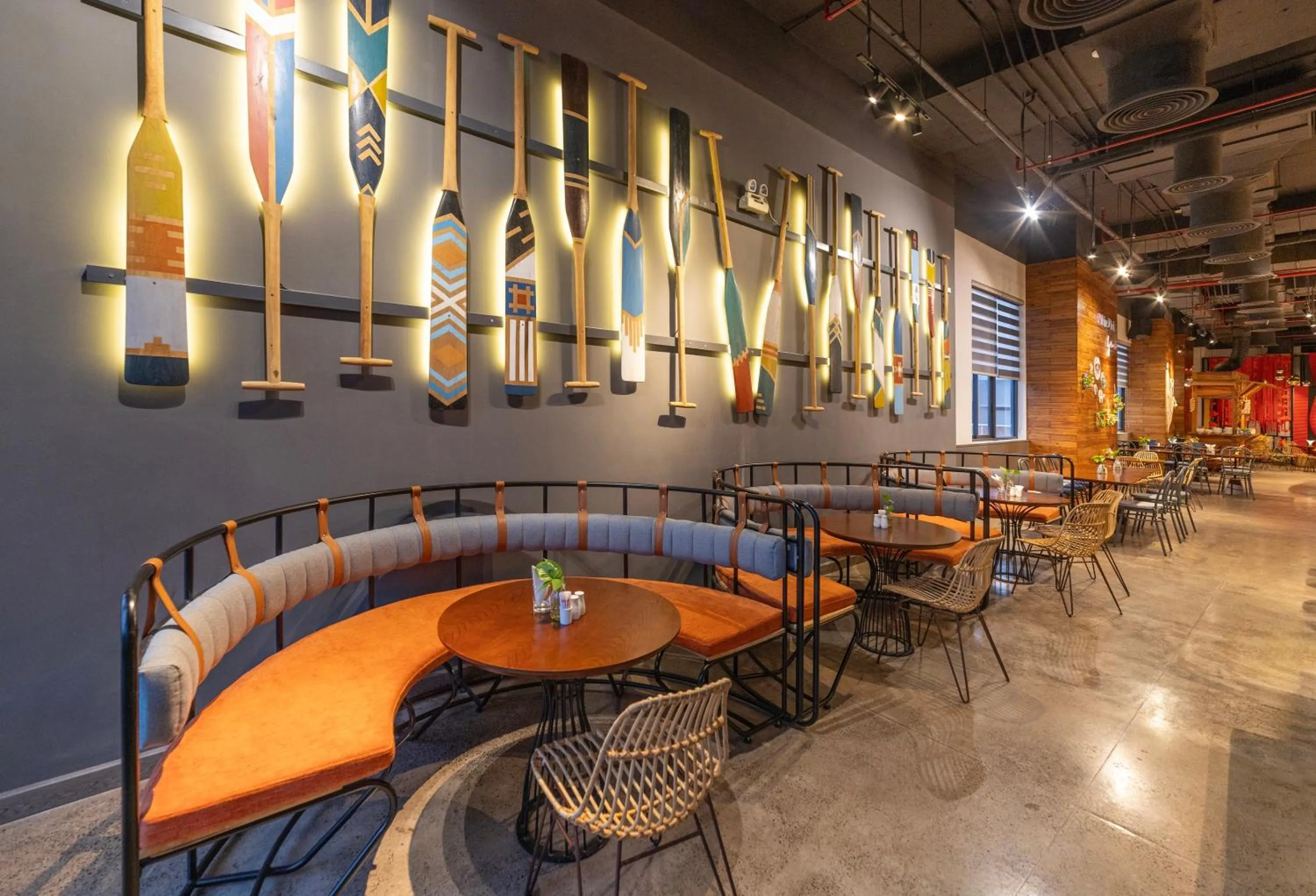 Restaurant/places to eat in Em Oi Boutique Hotel