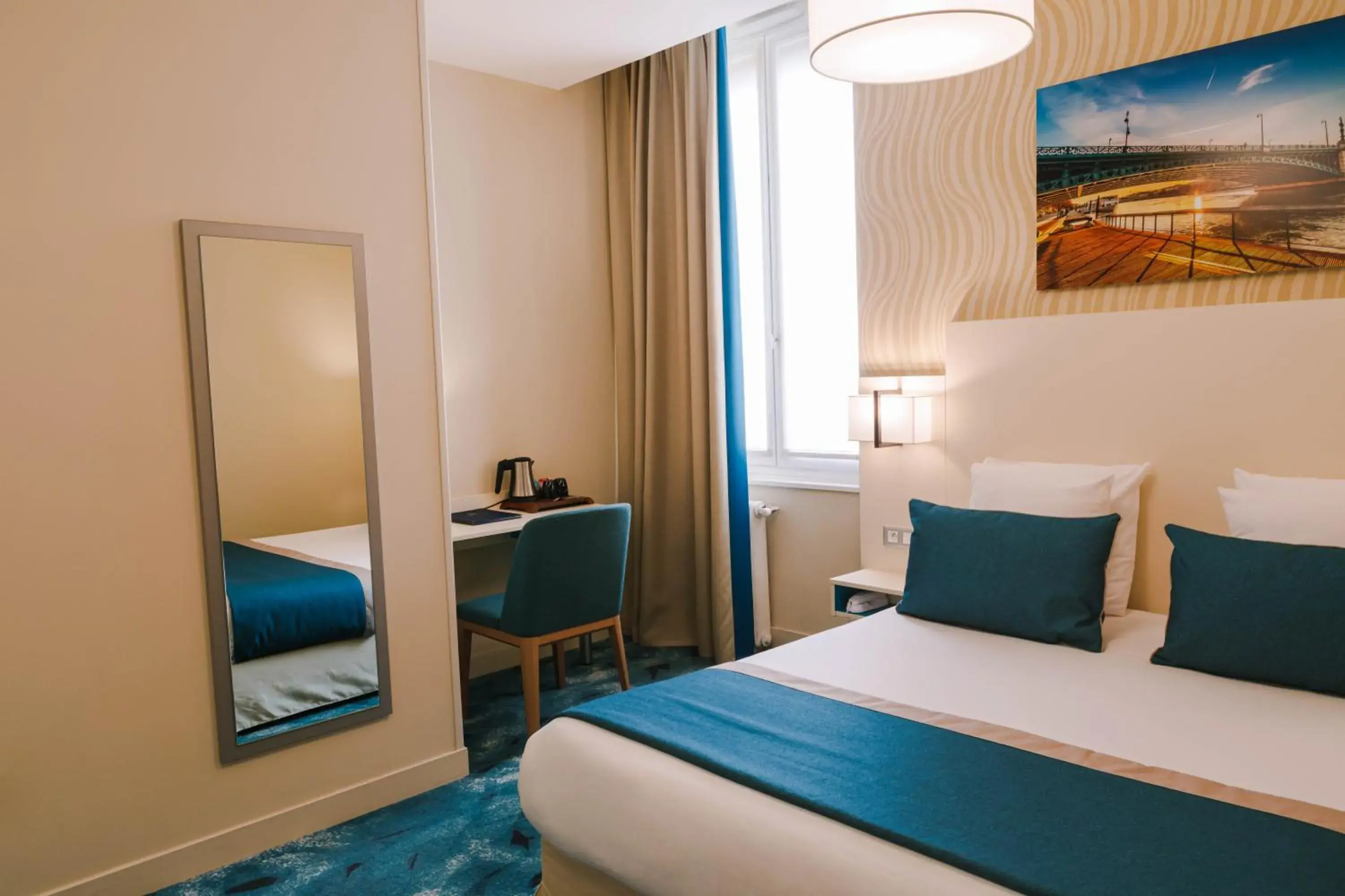 Comfort Double Room in Hotel Des Remparts Perrache Comfort Double Room in Hotel Des Remparts Perrache