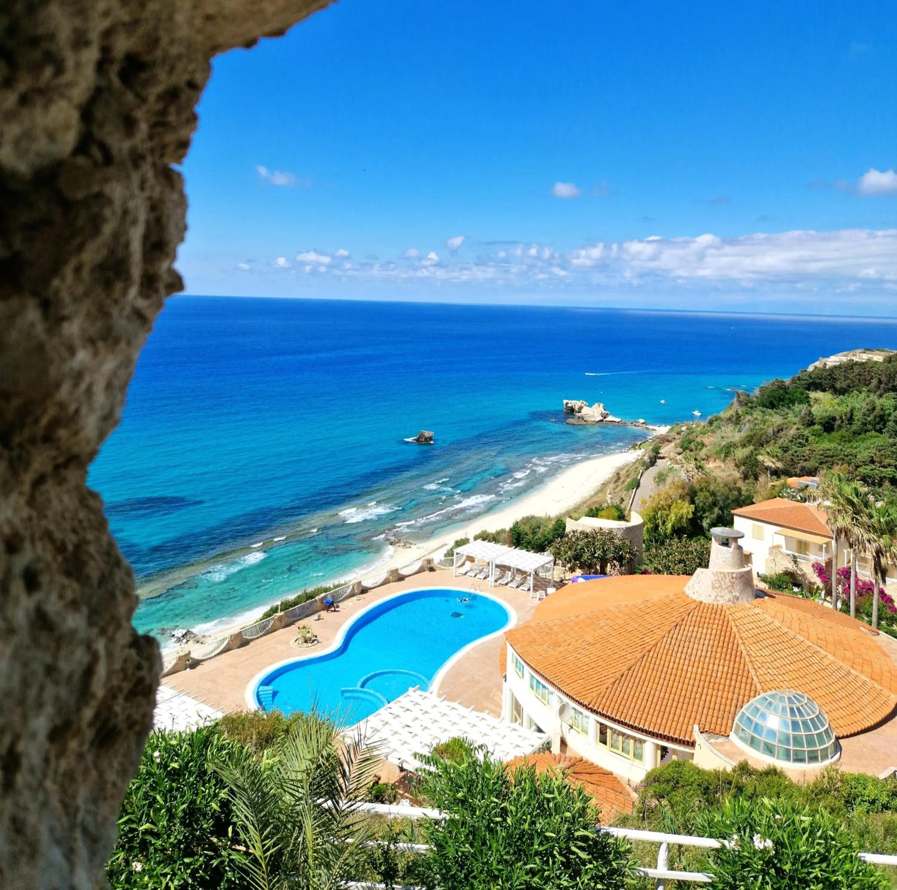 Sea view in Suite Hotel L'Oasi di Riaci