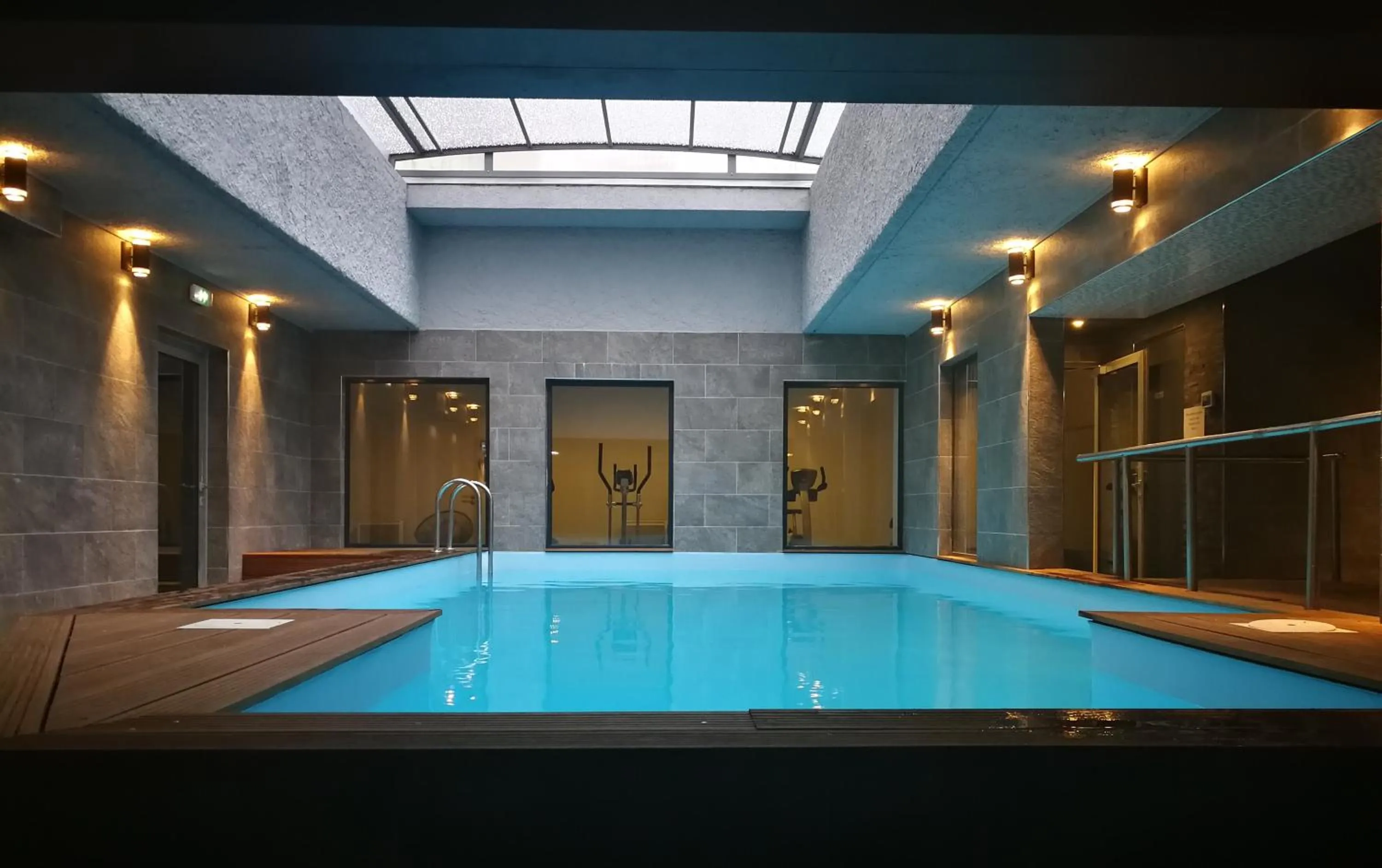 Hotel Brise de Mer - Piscine intérieure & extérieure