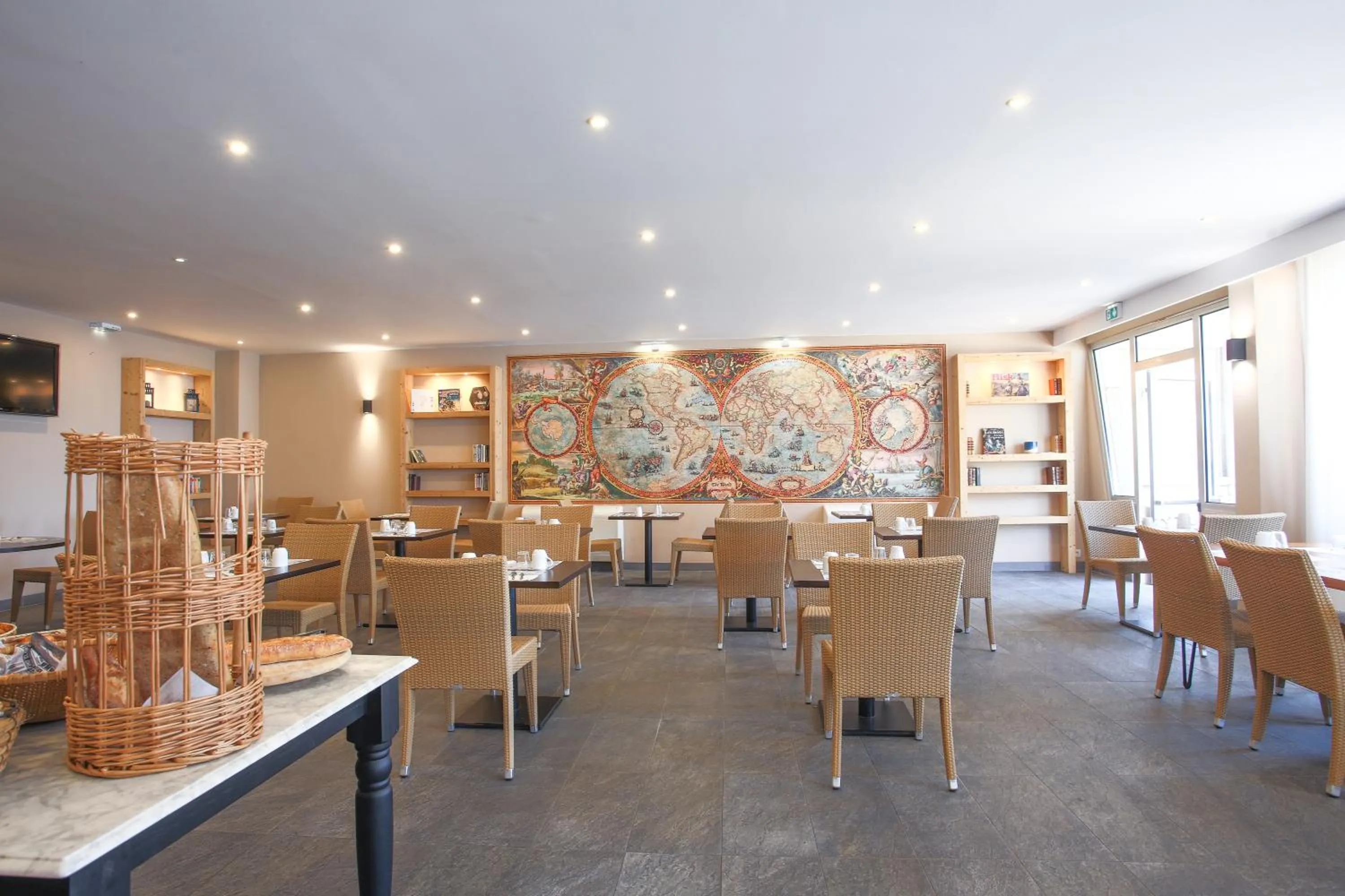 Hotel Brise de Mer - Piscine intérieure & extérieure