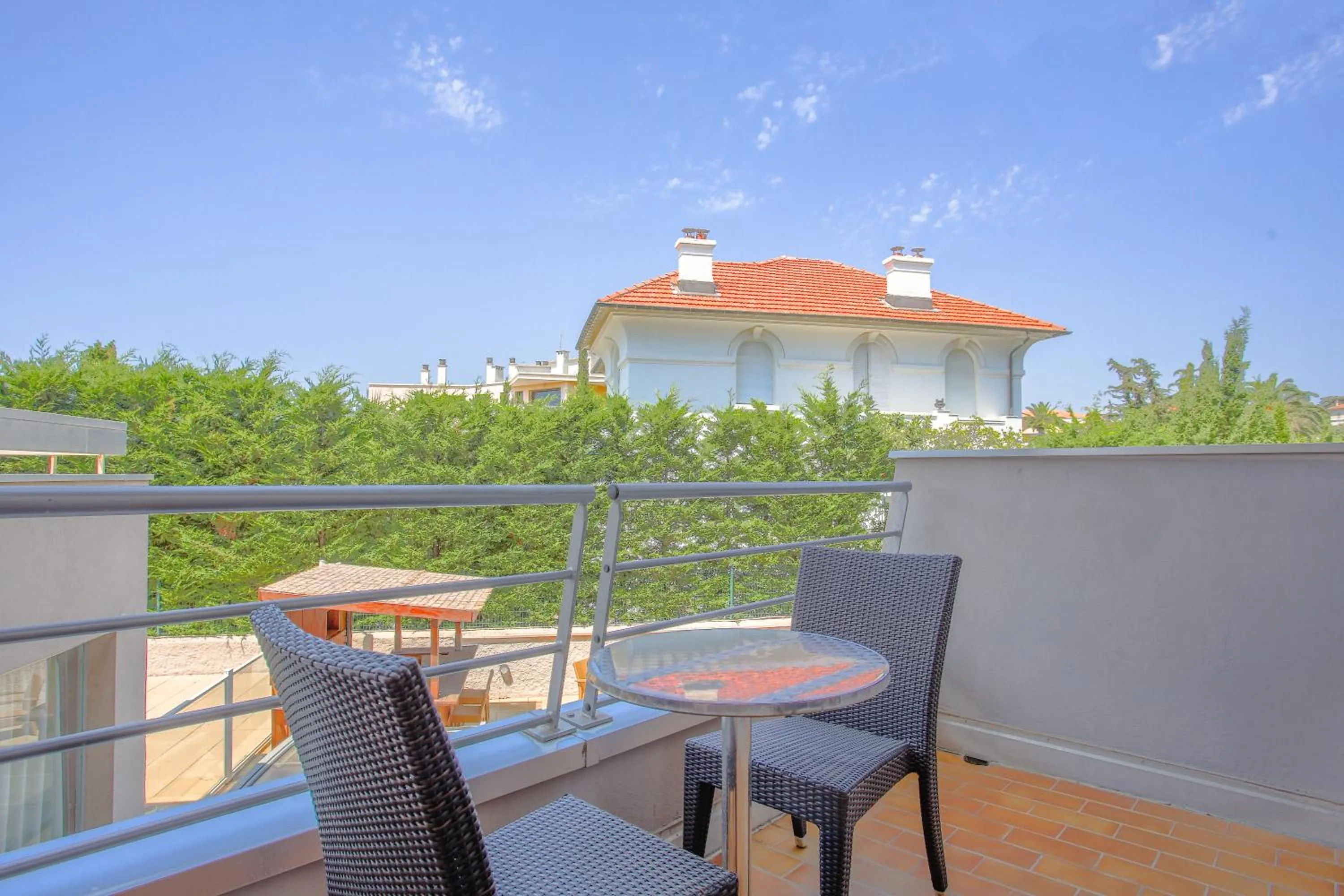 Hotel Brise de Mer - Piscine intérieure & extérieure