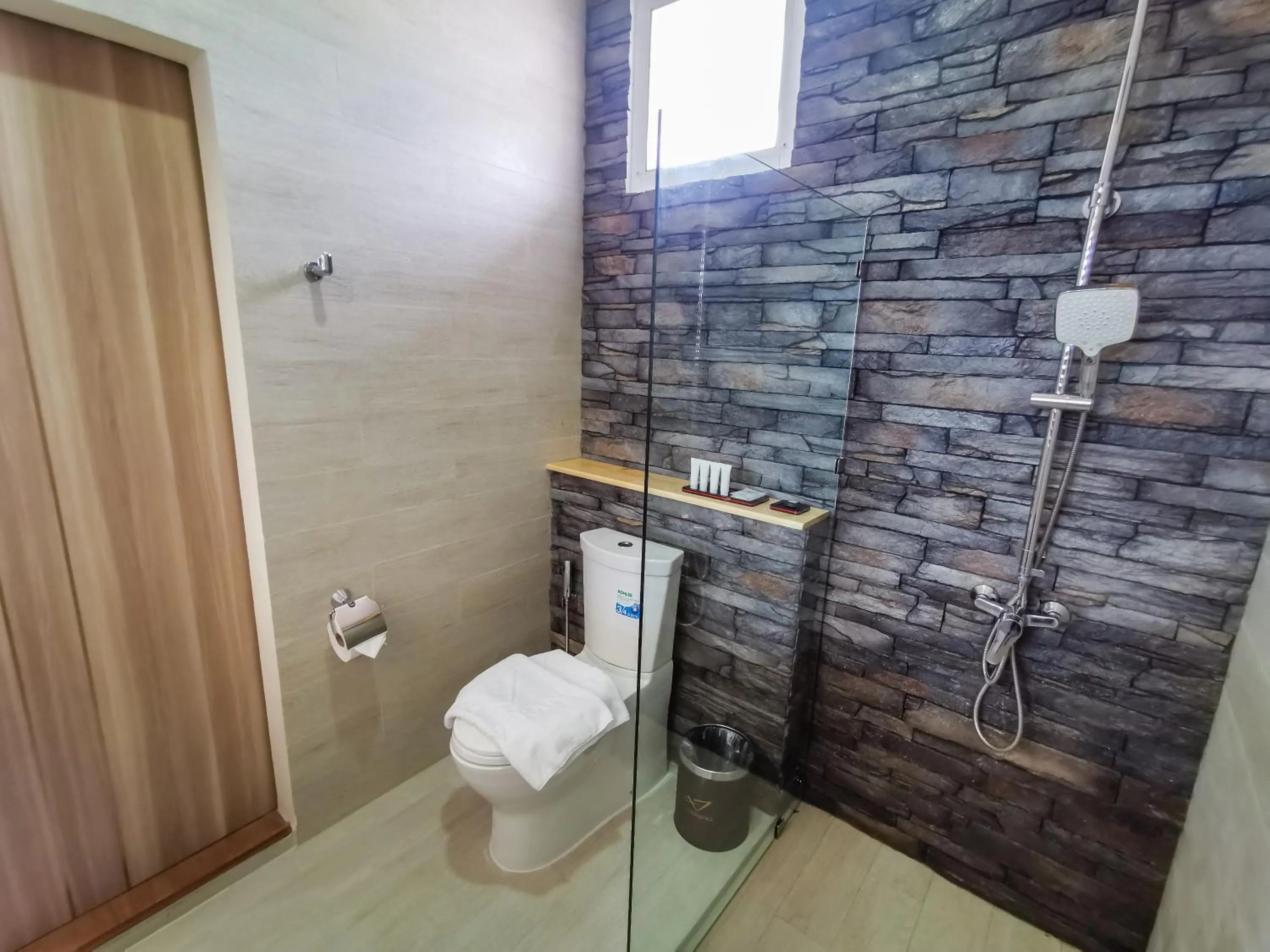 Bathroom in De VeraNiO Resort