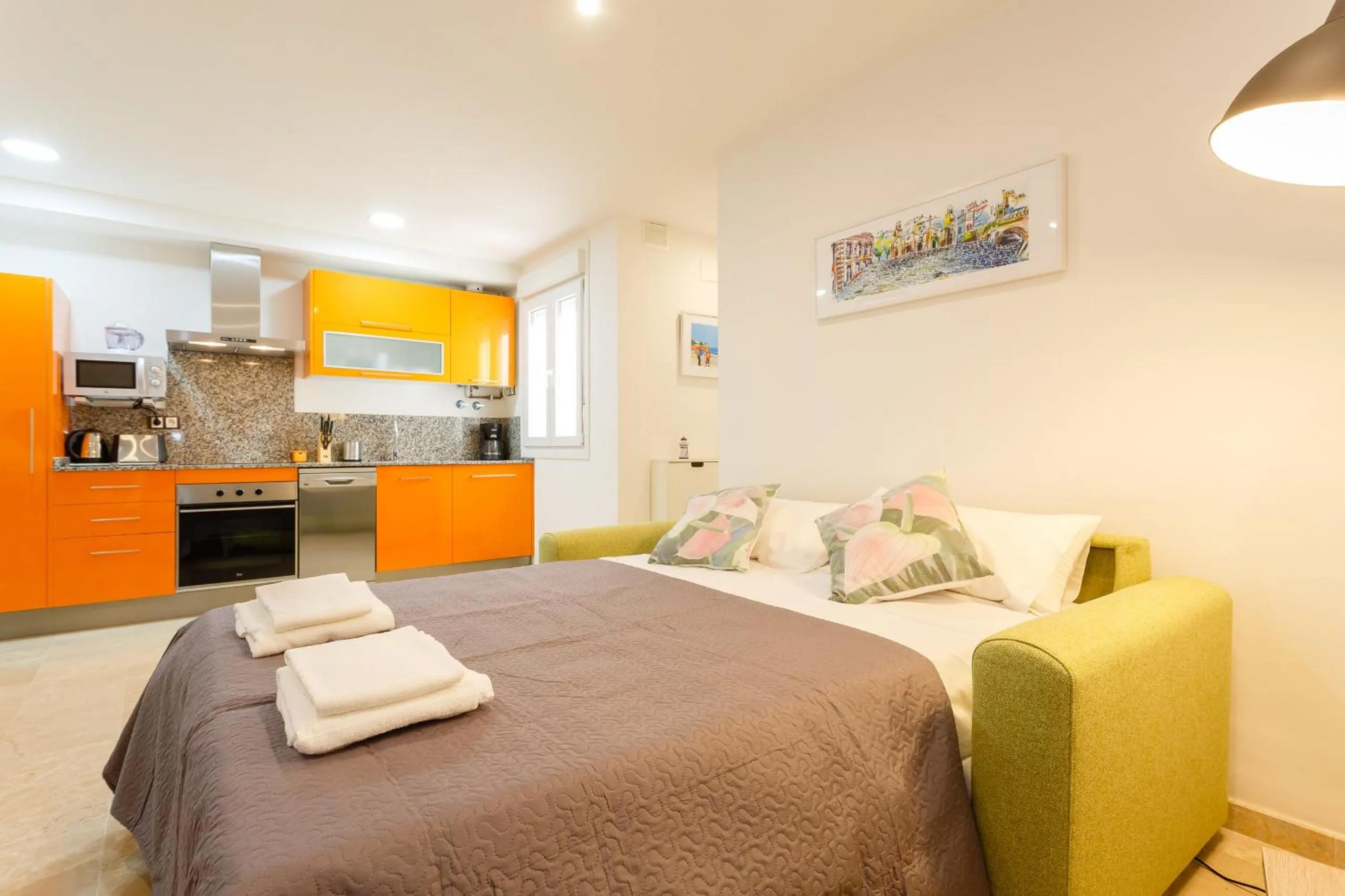 La Sorpresa del GENOVES by Cadiz4Rentals