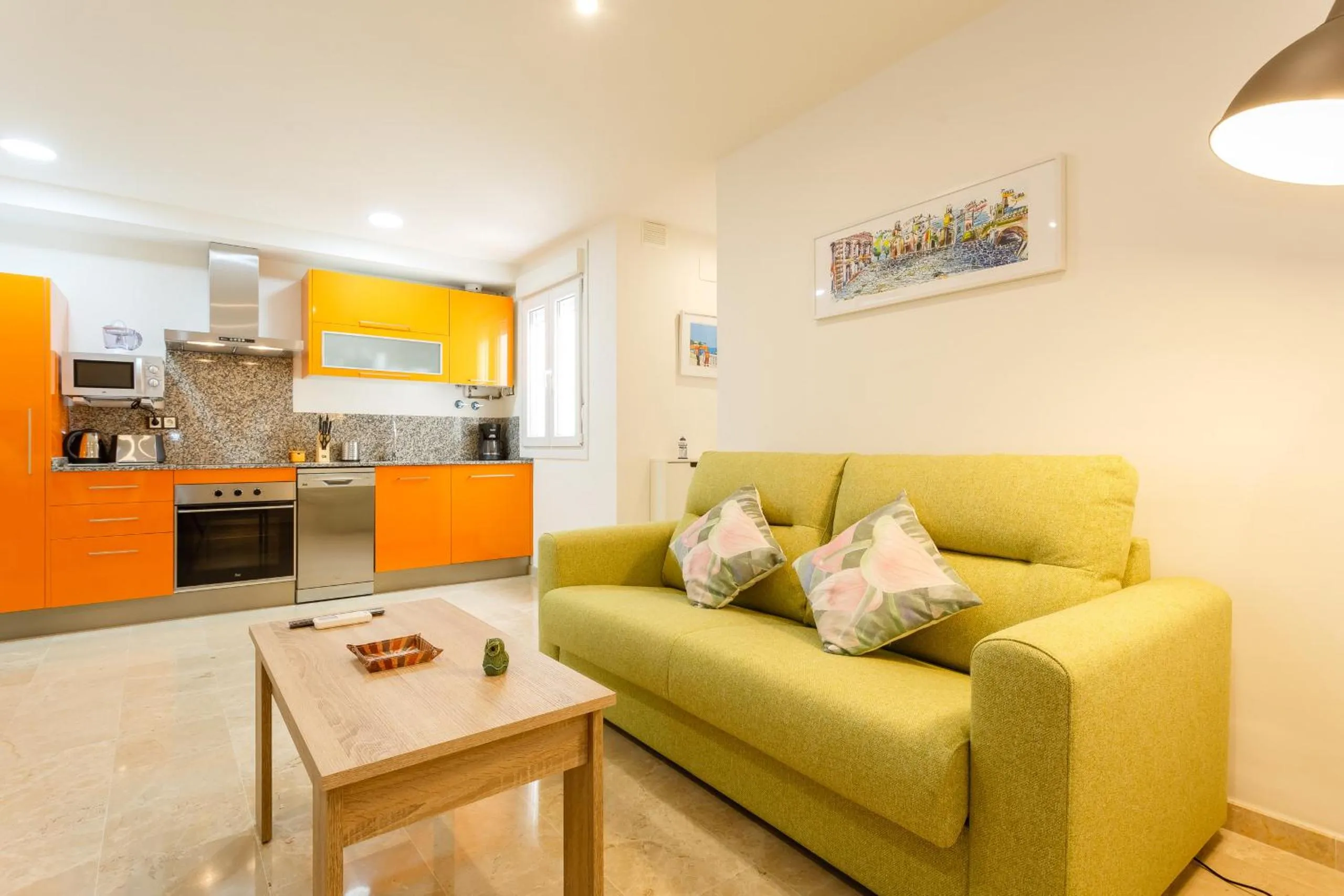 La Sorpresa del GENOVES by Cadiz4Rentals