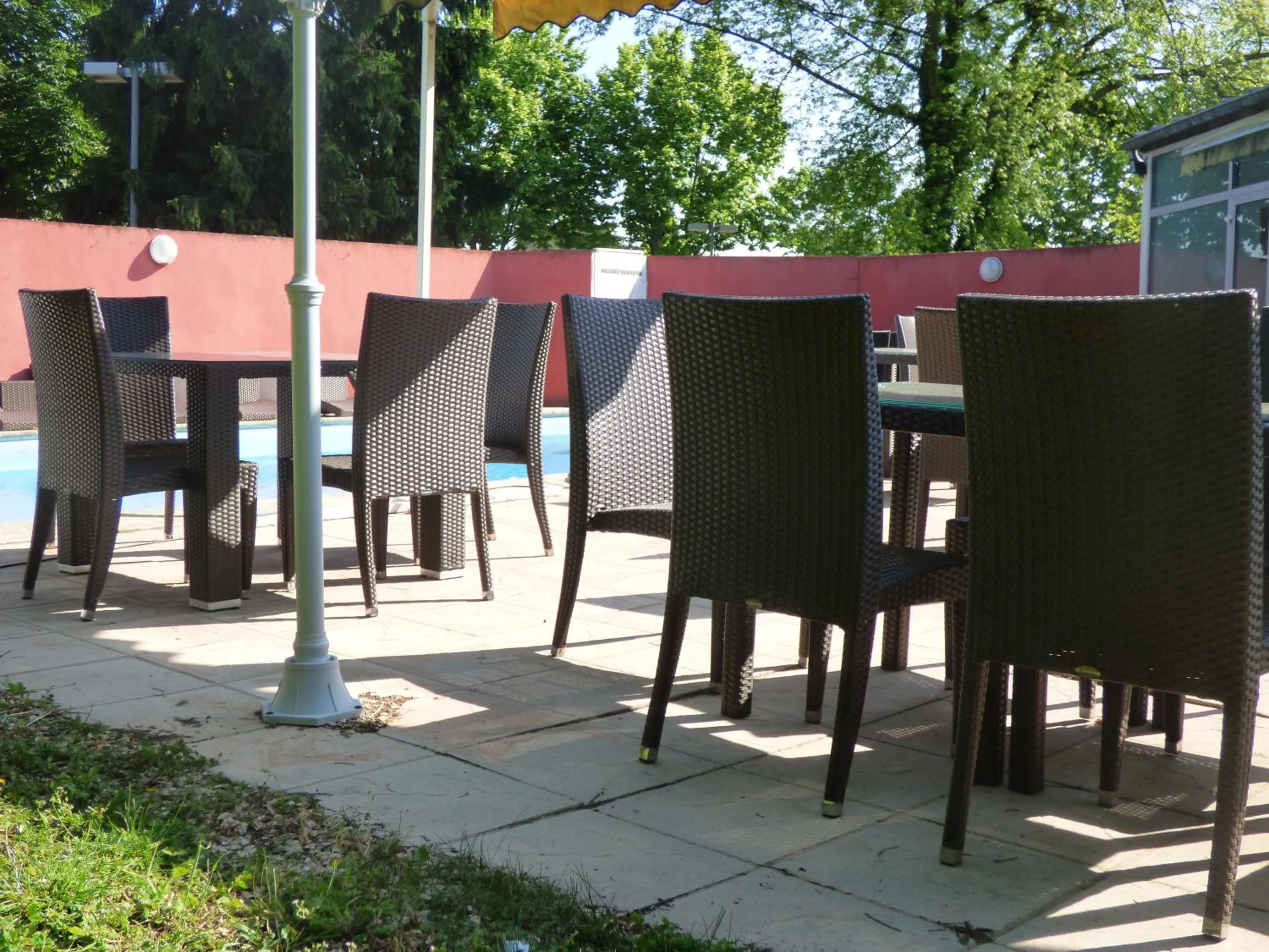 Swimming pool in Cit'Hotel Escatel