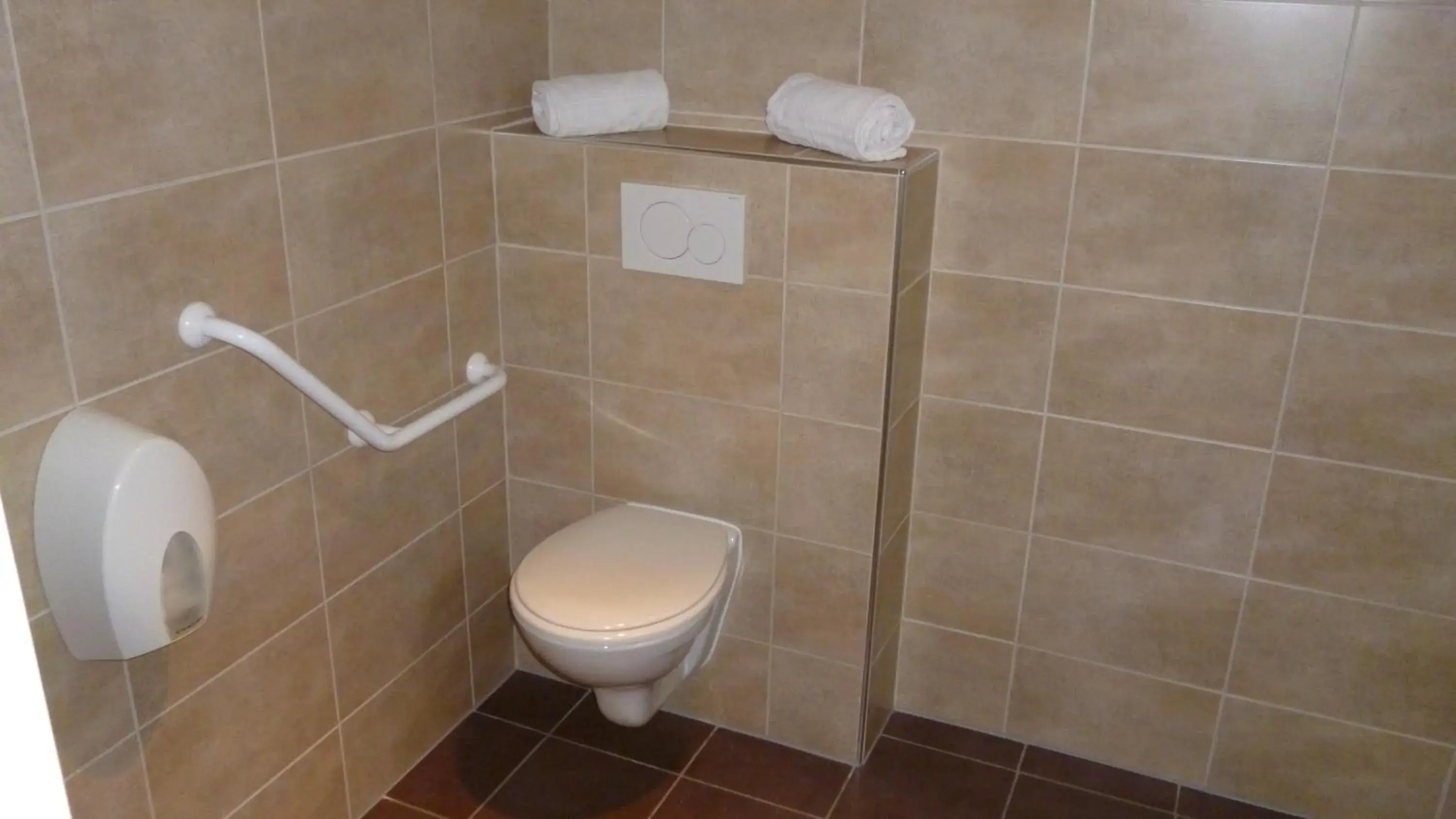 Bathroom in Cit'Hotel Escatel Bathroom in Cit'Hotel Escatel