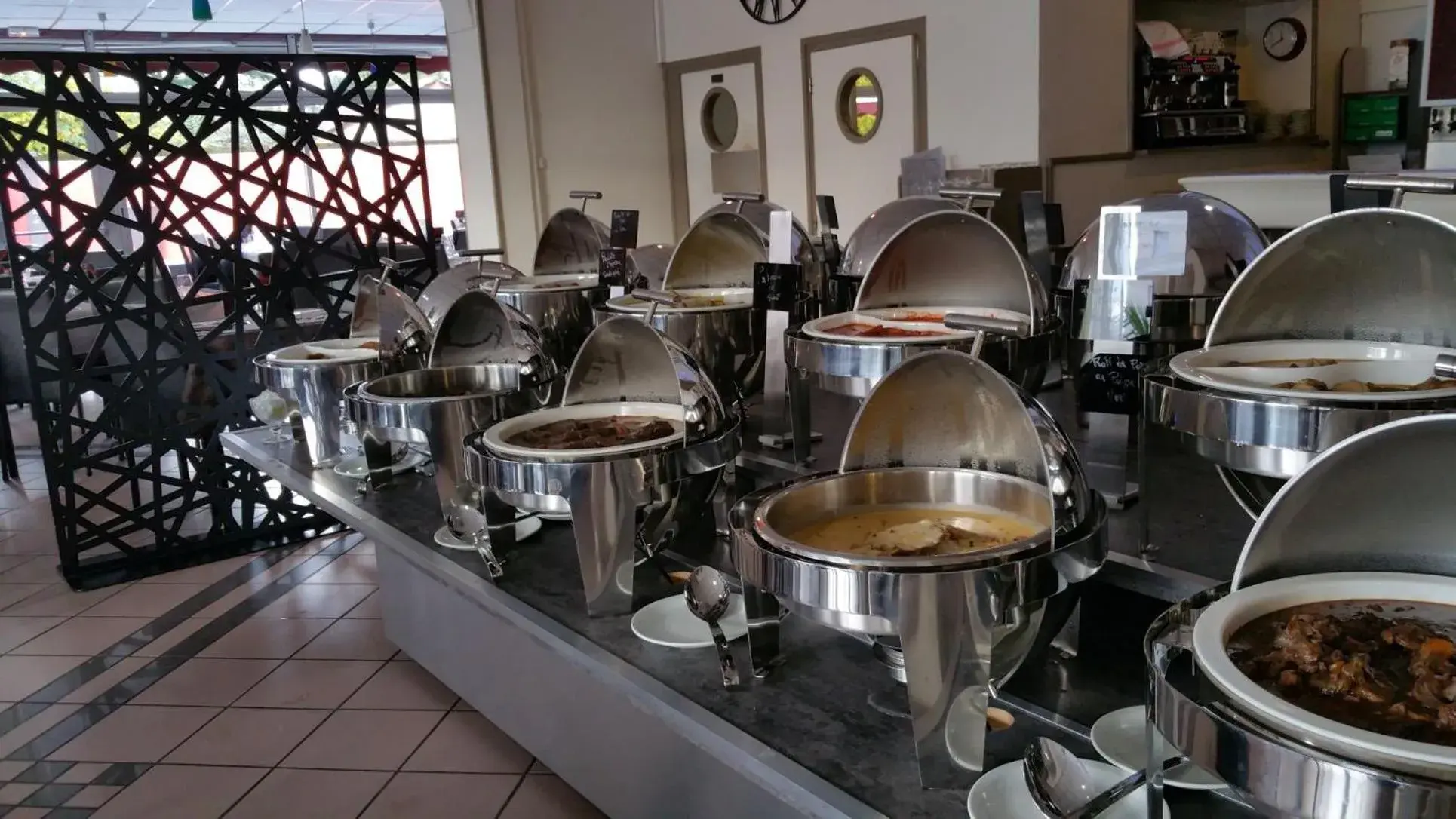 Restaurant/places to eat in Cit'Hotel Escatel Restaurant/places to eat in Cit'Hotel Escatel