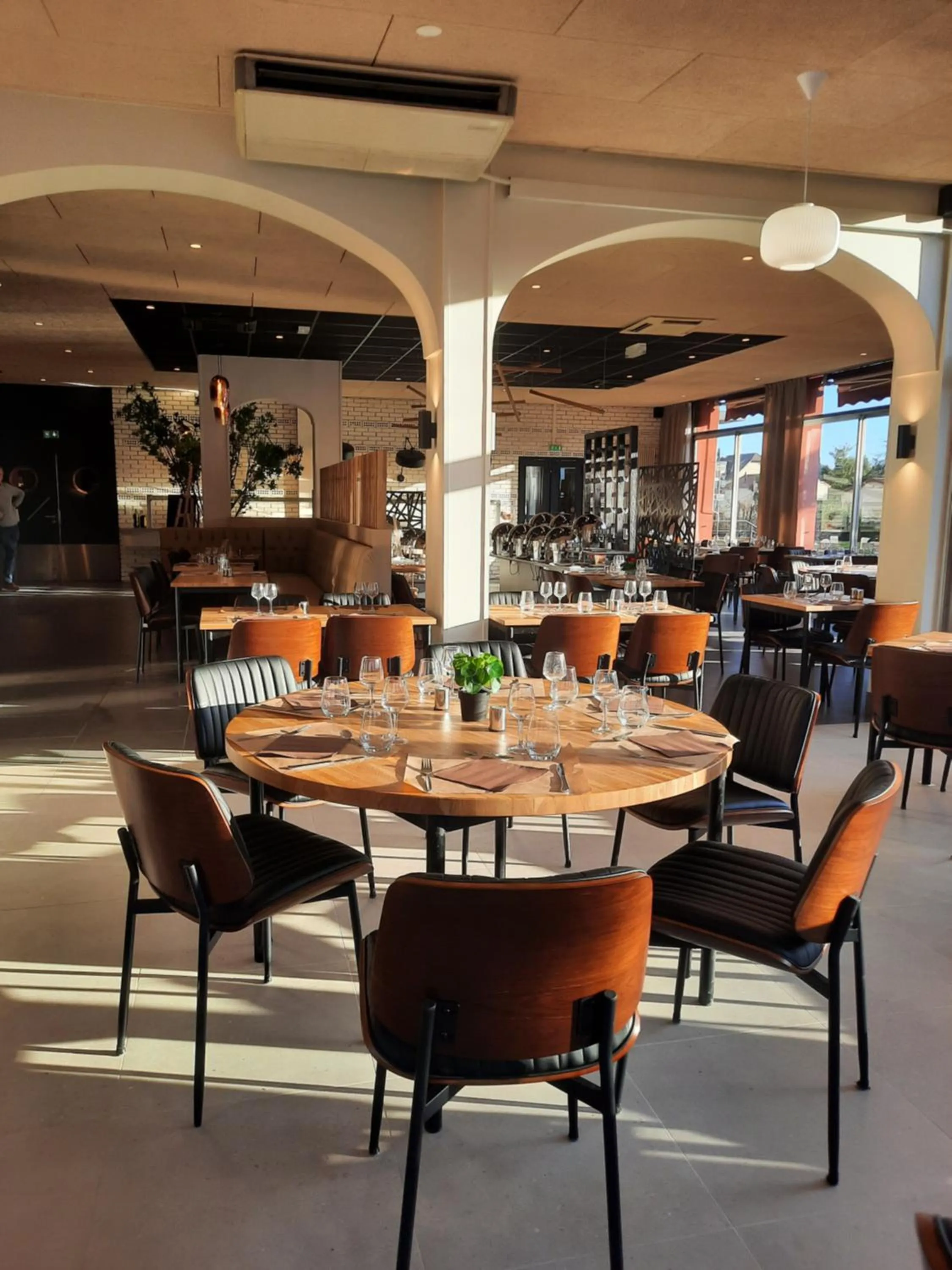 Restaurant/places to eat in Cit'Hotel Escatel