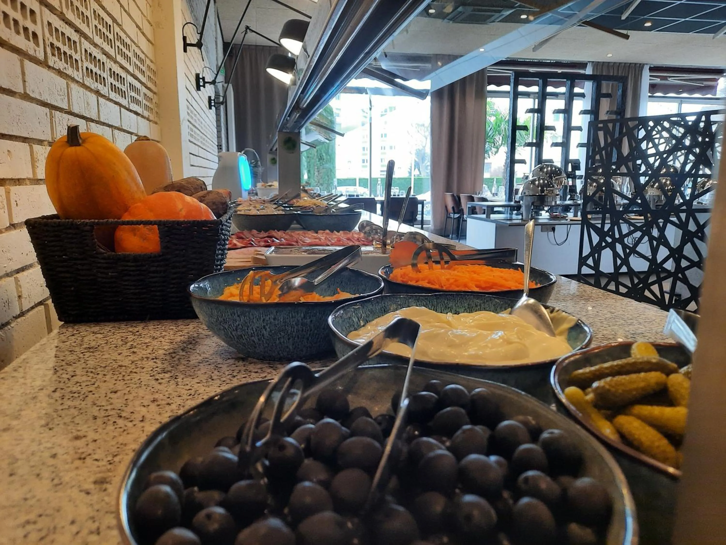 Restaurant/places to eat in Cit'Hotel Escatel