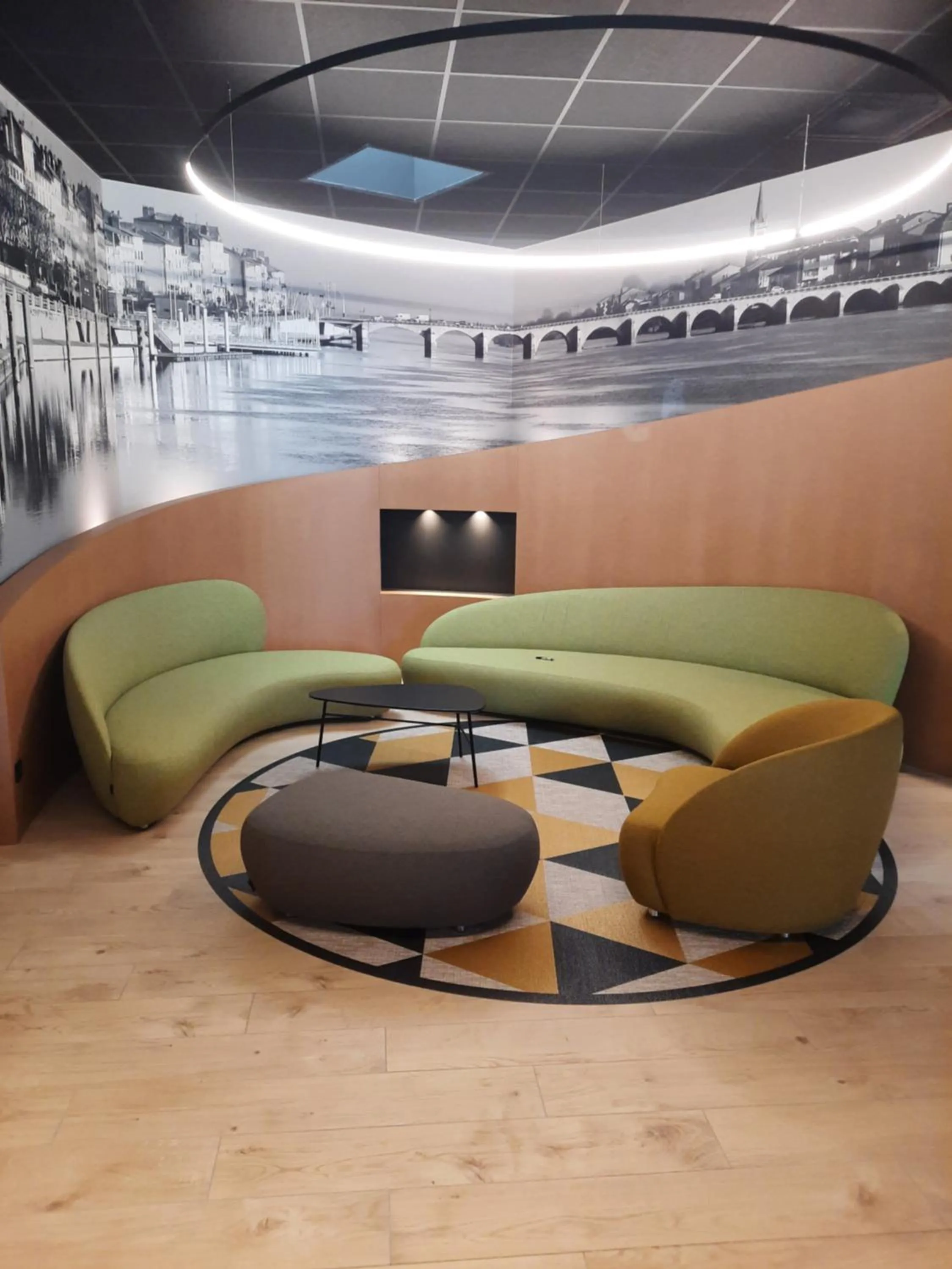 Living room in Cit'Hotel Escatel