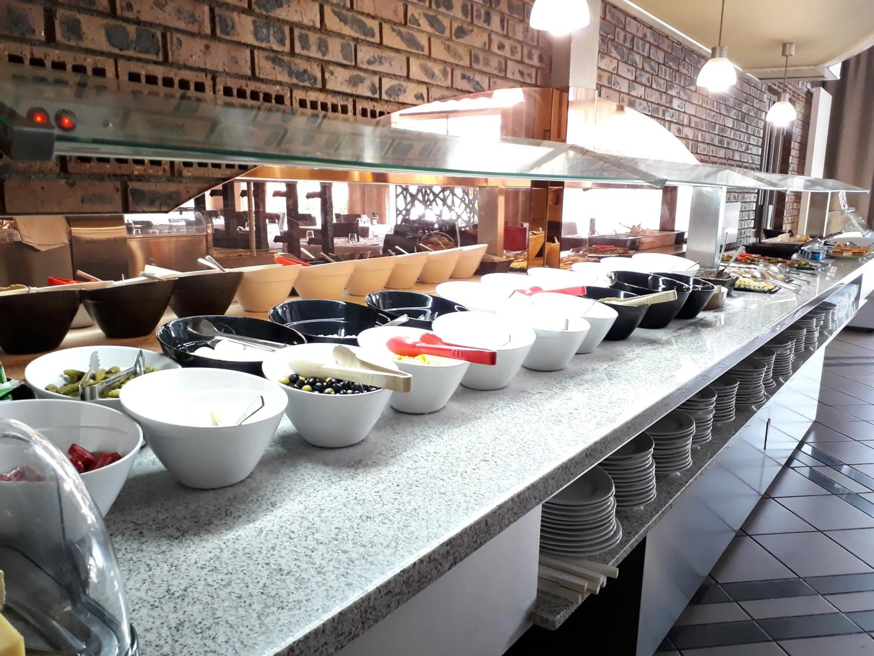 Food and drinks in Cit'Hotel Escatel