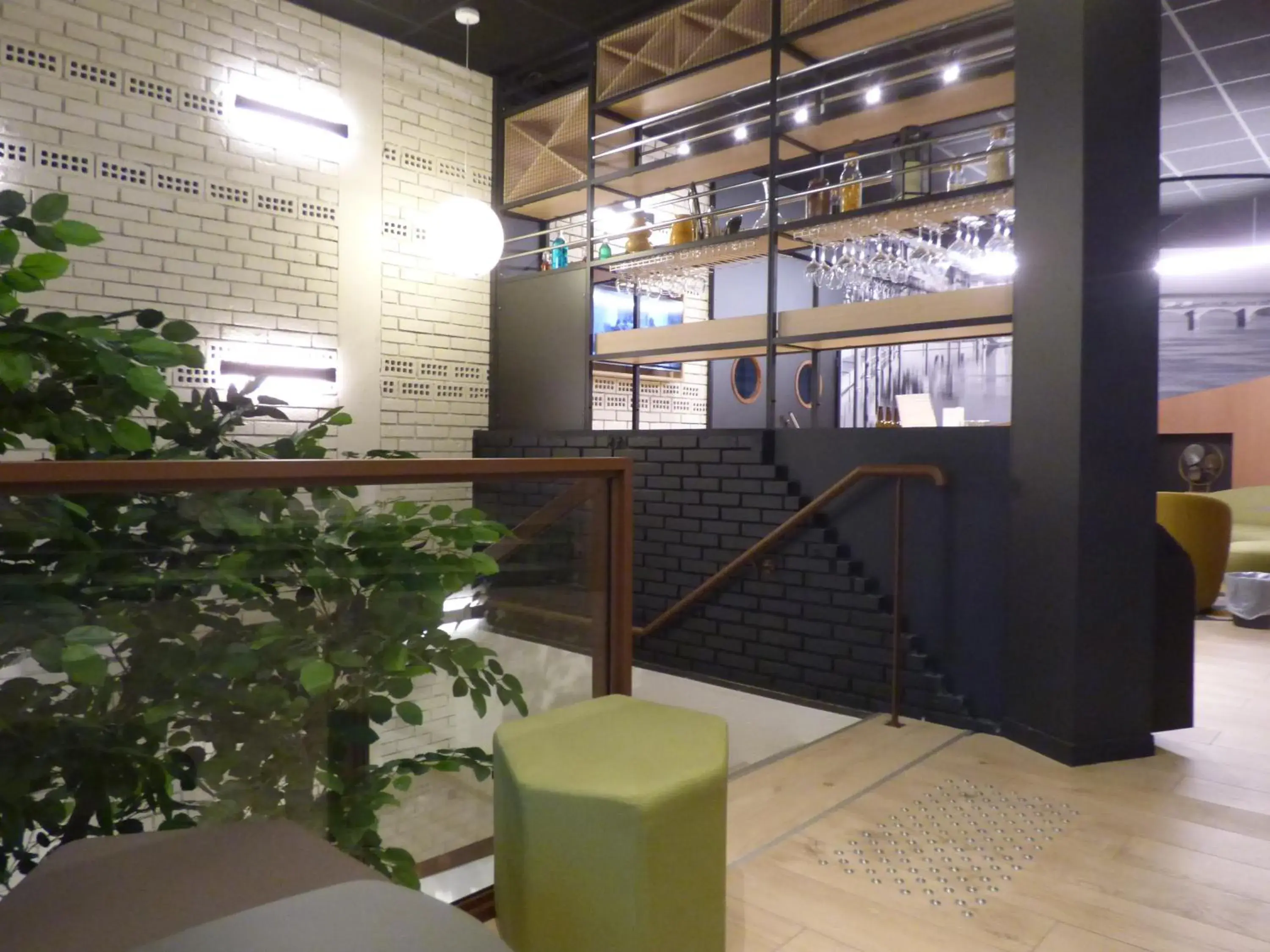 Lounge or bar in Cit'Hotel Escatel Lounge or bar in Cit'Hotel Escatel