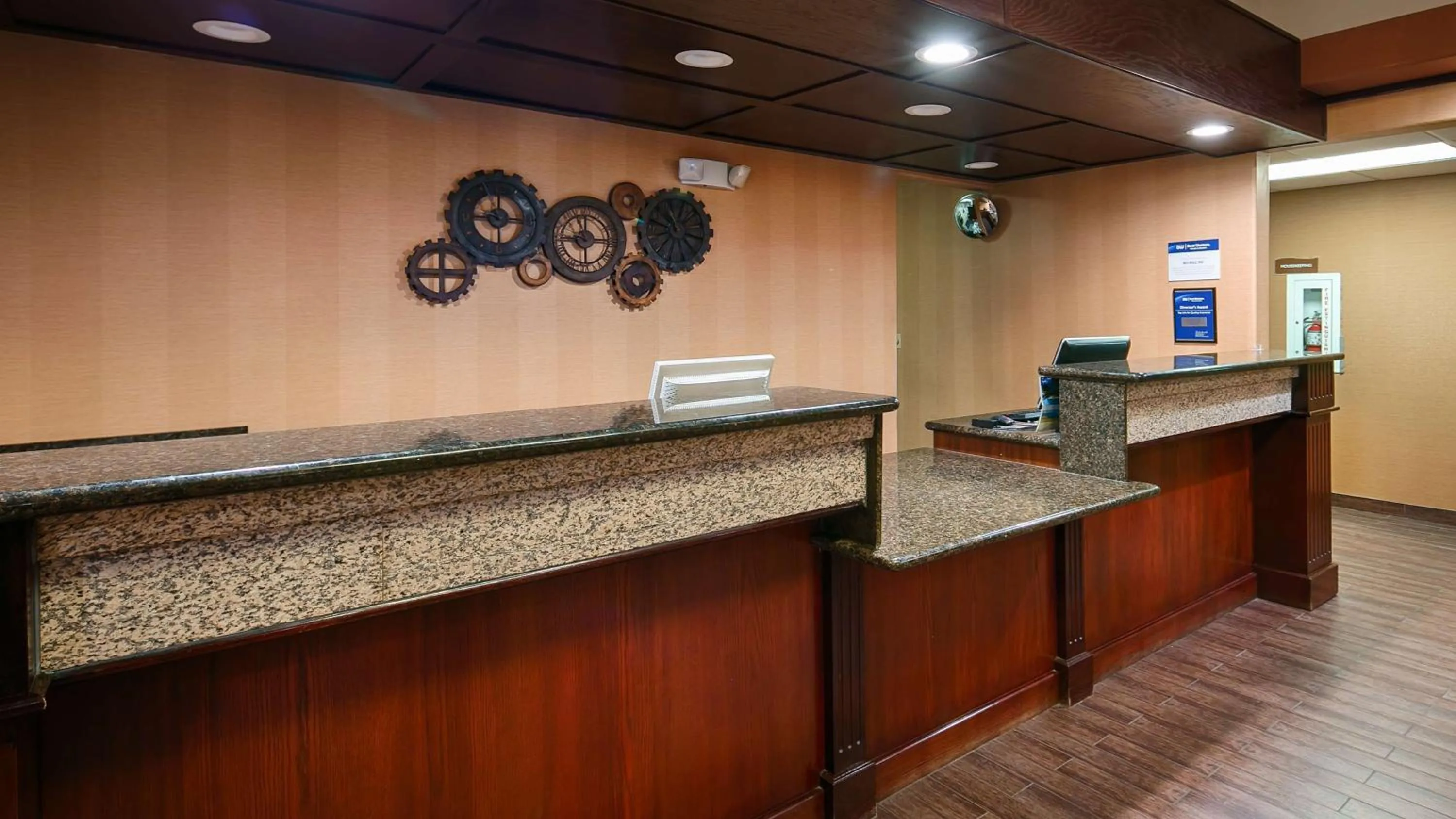 Lobby or reception in Best Western Plus Rama Inn & Suites