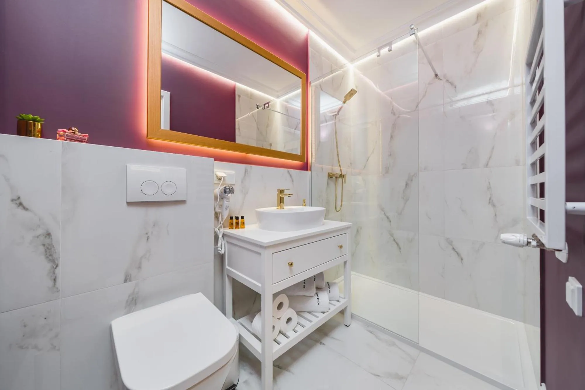 Bathroom in Art of Serenity