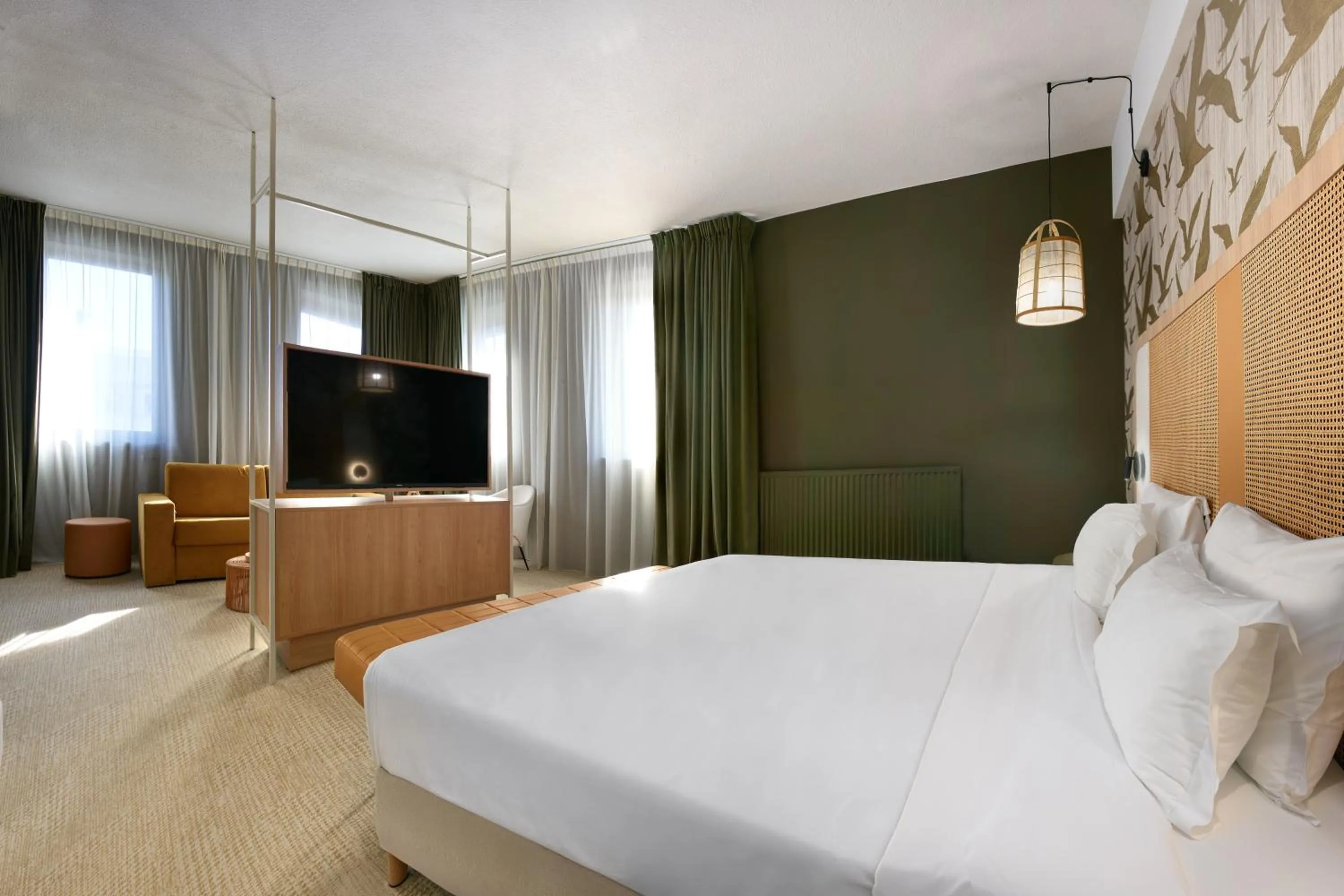 Bedroom, Bed in Radisson Hotel Clermont-Ferrand