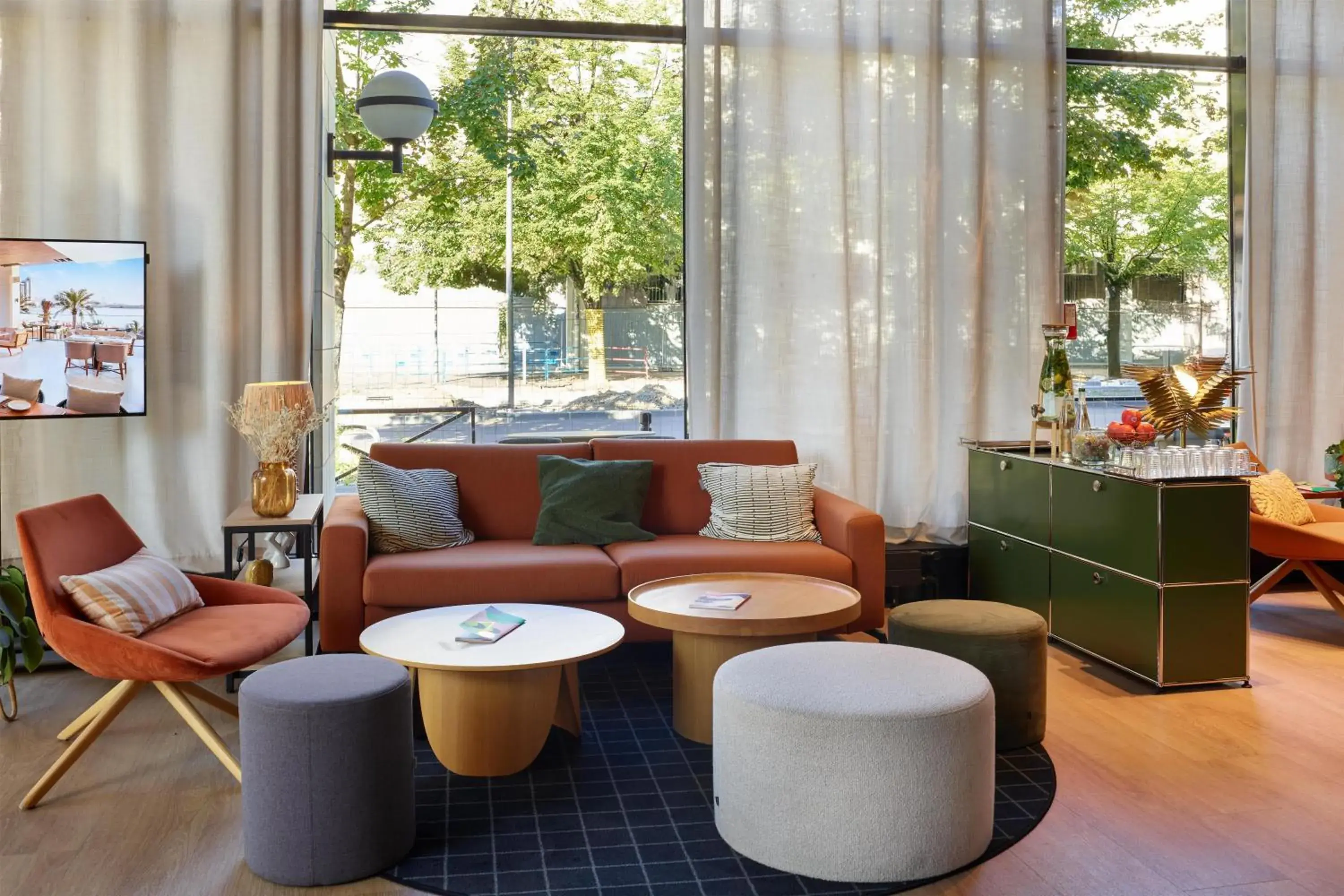 Lobby or reception in Radisson Hotel Clermont-Ferrand Lobby or reception in Radisson Hotel Clermont-Ferrand