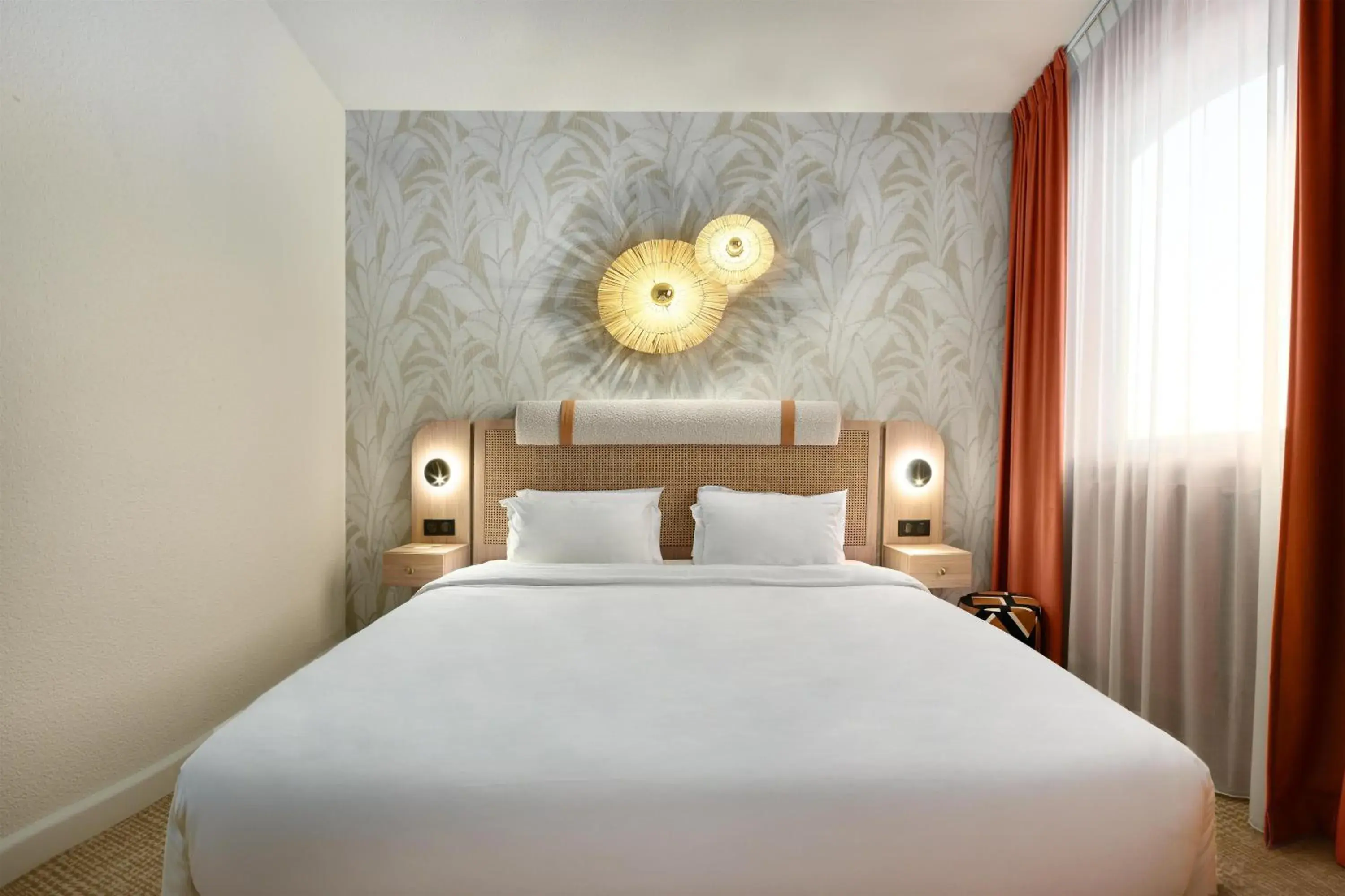 Bedroom, Bed in Radisson Hotel Clermont-Ferrand Bedroom, Bed in Radisson Hotel Clermont-Ferrand