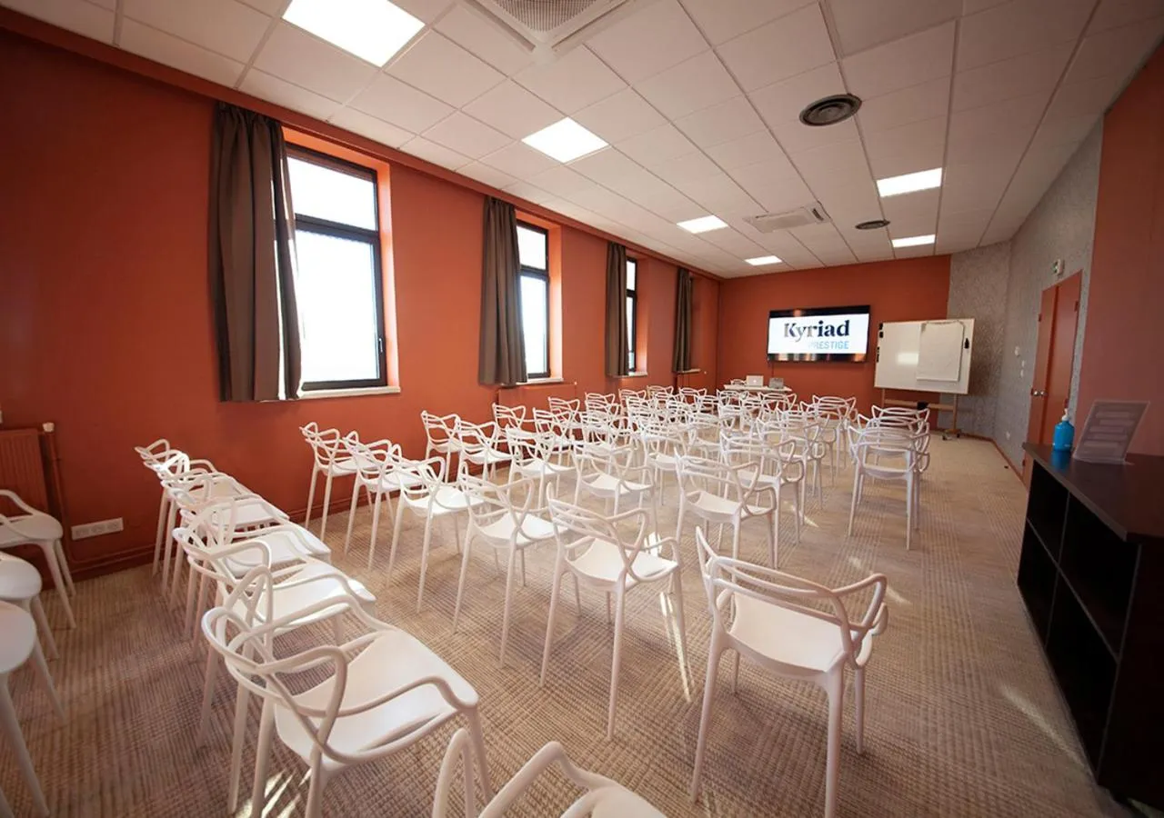 Property building in Kyriad Prestige Hotel Clermont-Ferrand