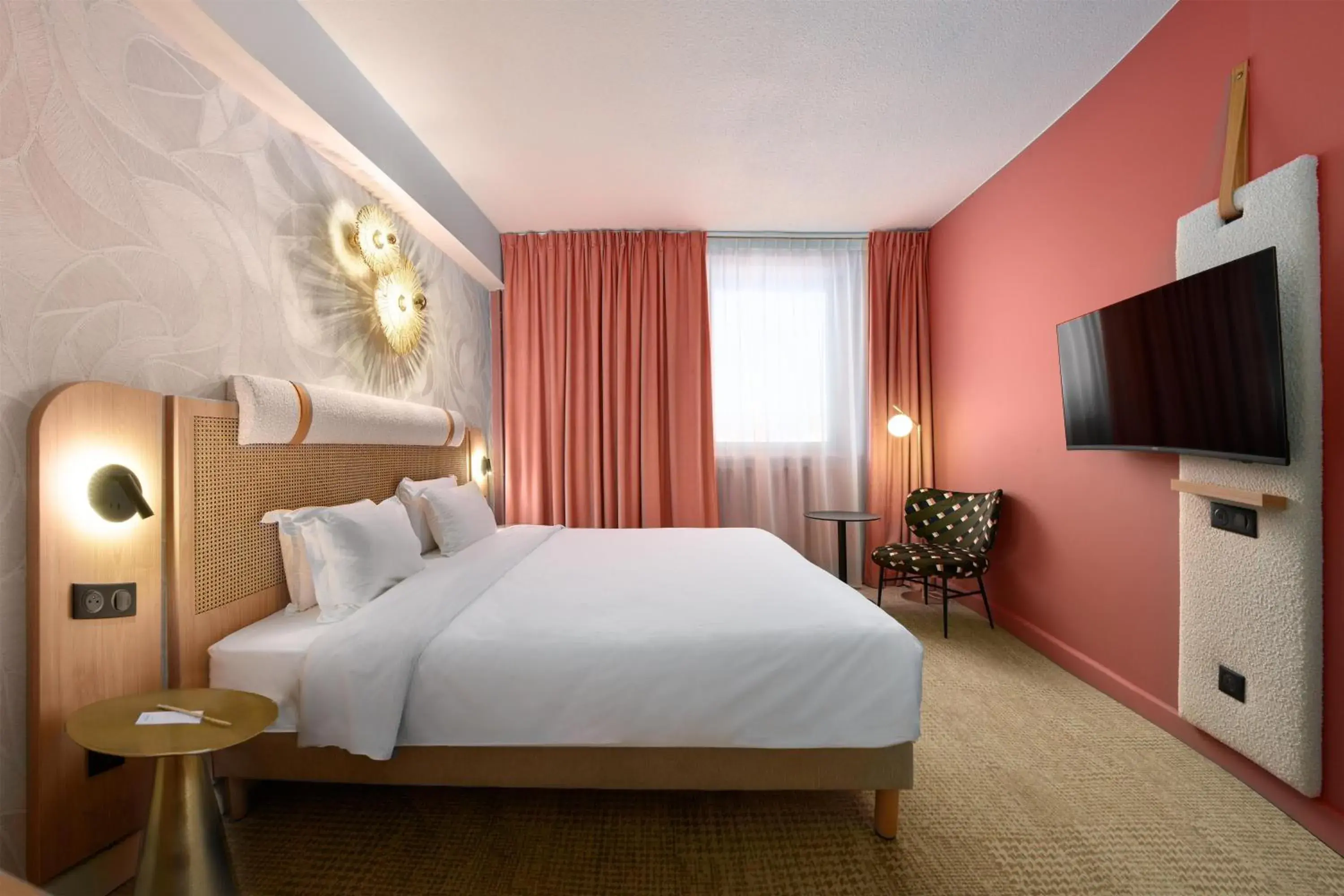 Bedroom, Bed in Radisson Hotel Clermont-Ferrand Bedroom, Bed in Radisson Hotel Clermont-Ferrand