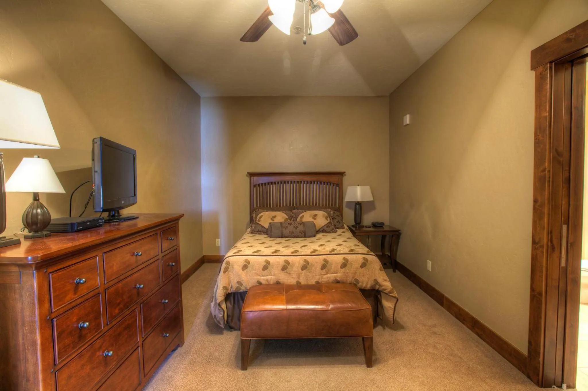 Photo of the whole room, Bed in Crystal Peak Lodge By Vail Resorts