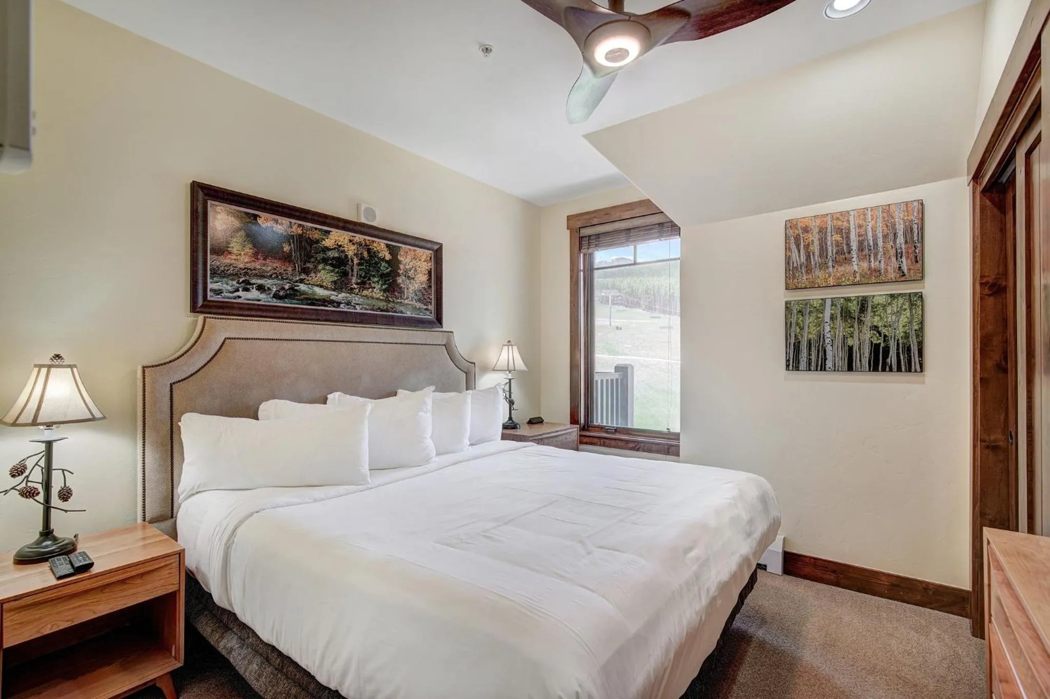 Photo of the whole room, Bed in Crystal Peak Lodge By Vail Resorts