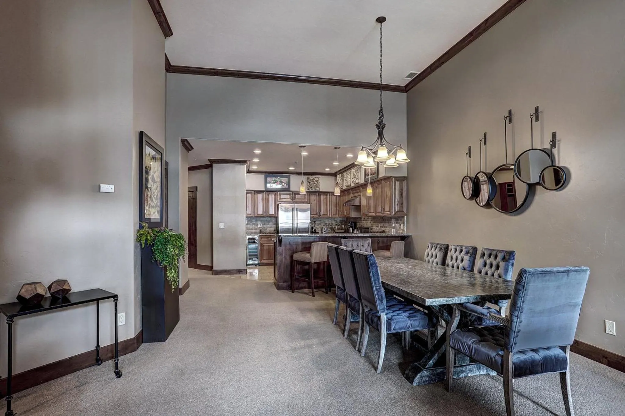 Living room in Crystal Peak Lodge By Vail Resorts