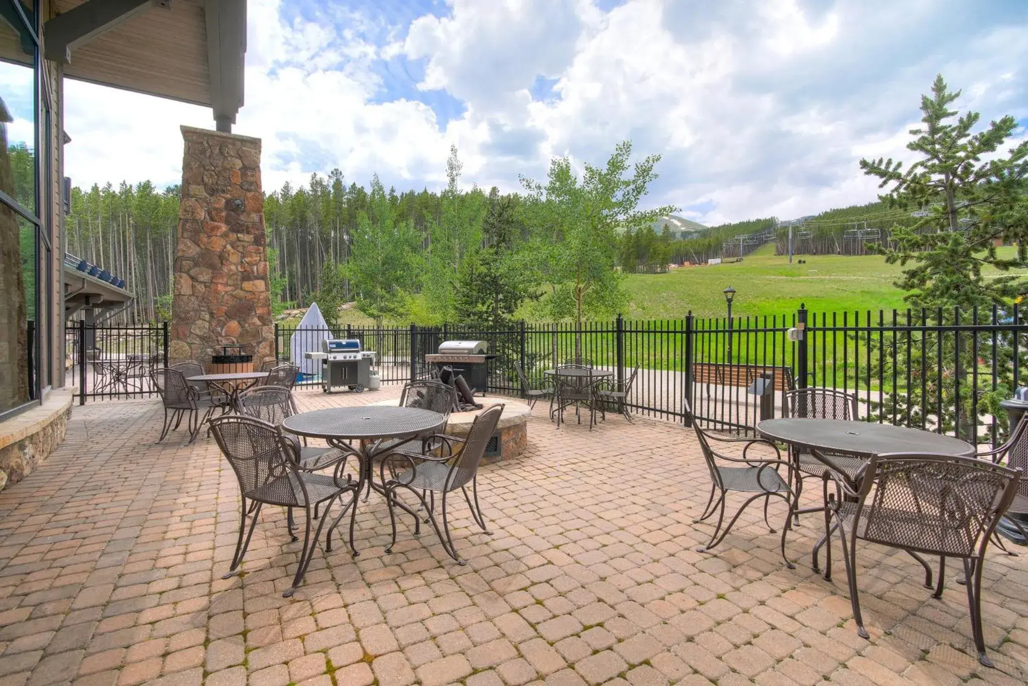 Property building in Crystal Peak Lodge By Vail Resorts Property building in Crystal Peak Lodge By Vail Resorts