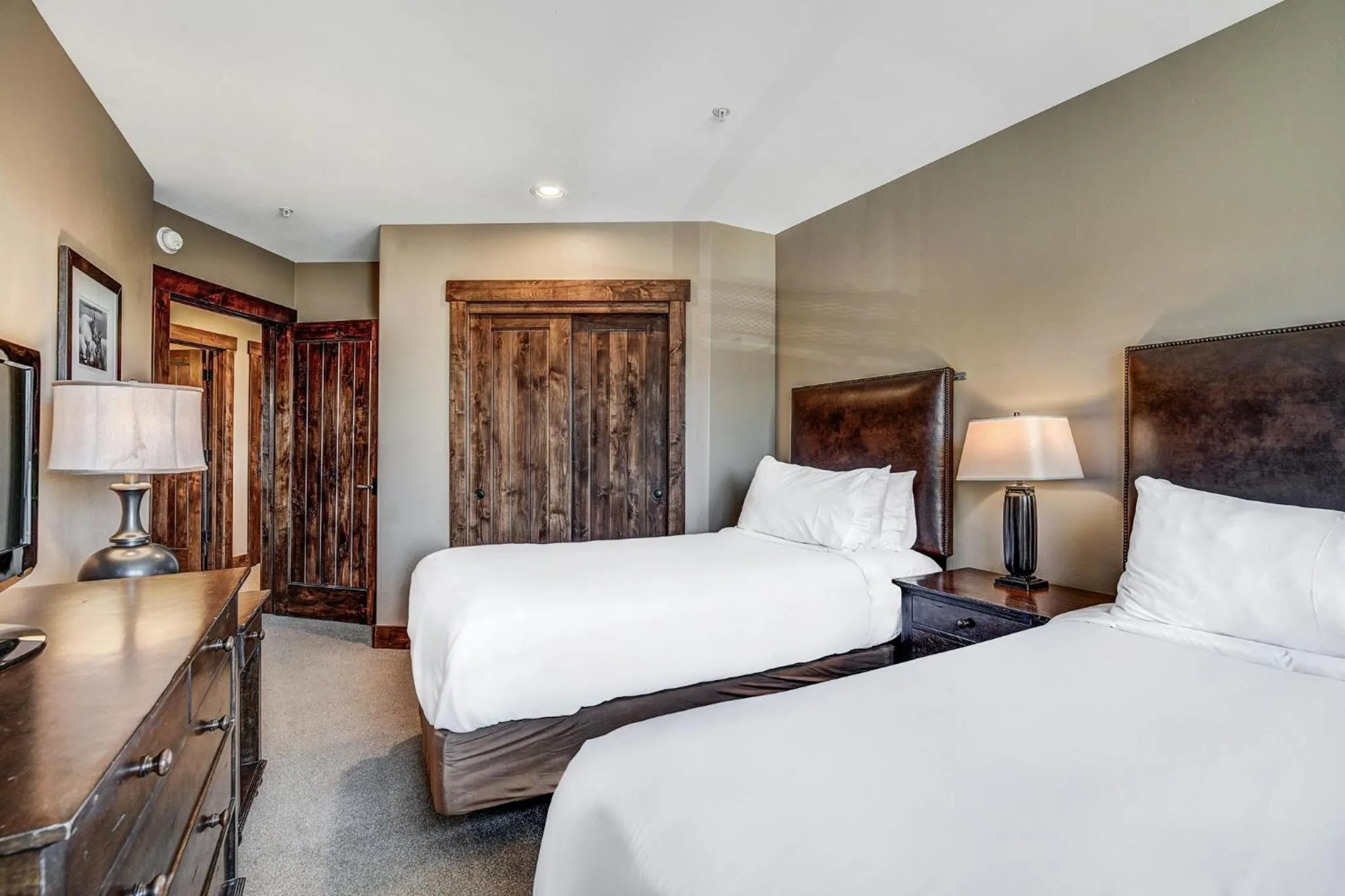 Bedroom, Bed in Crystal Peak Lodge, A Vail Resorts Property