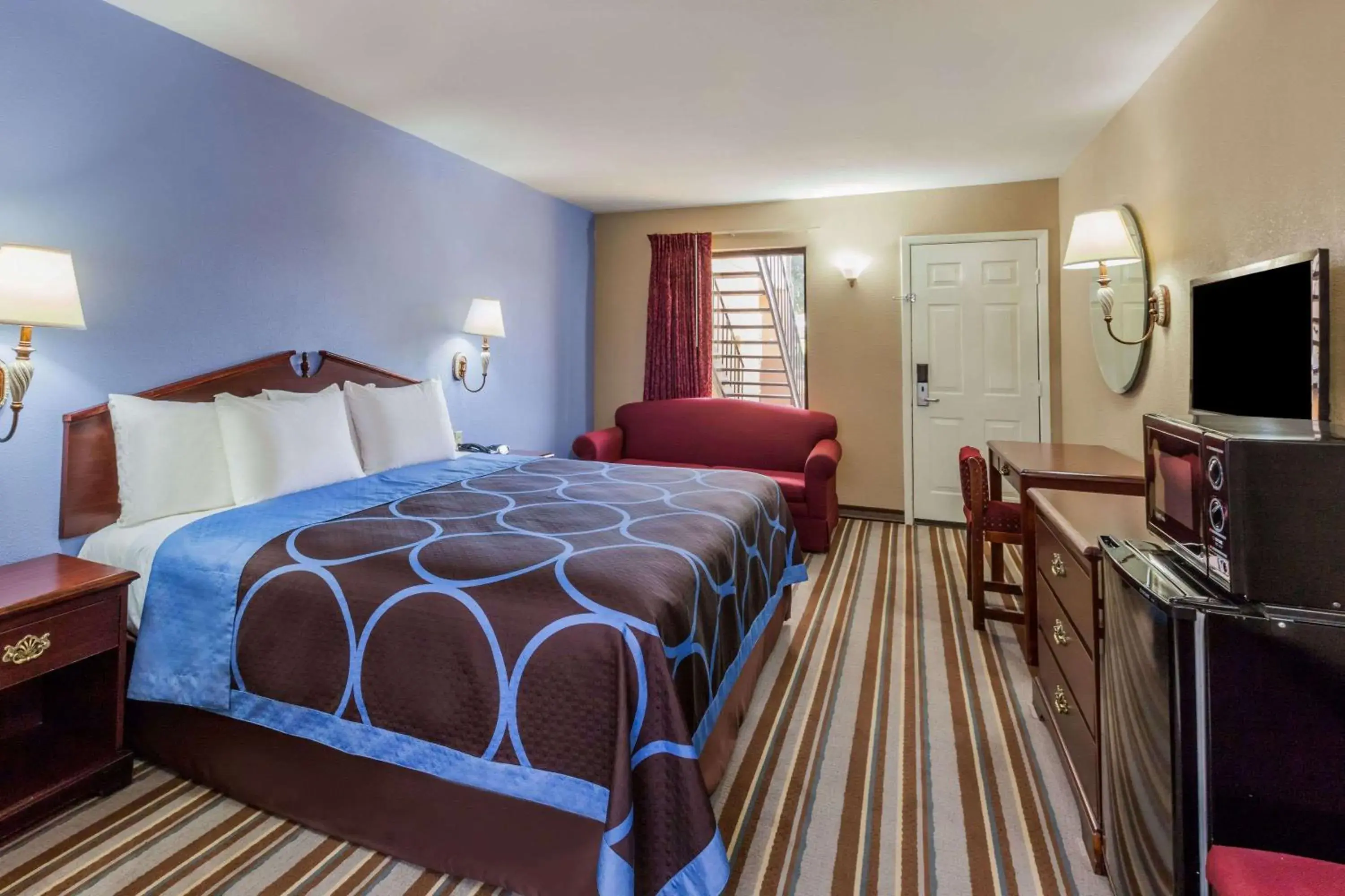 On site, Bed in Super 8 by Wyndham Mt. Pleasant TX On site, Bed in Super 8 by Wyndham Mt. Pleasant TX