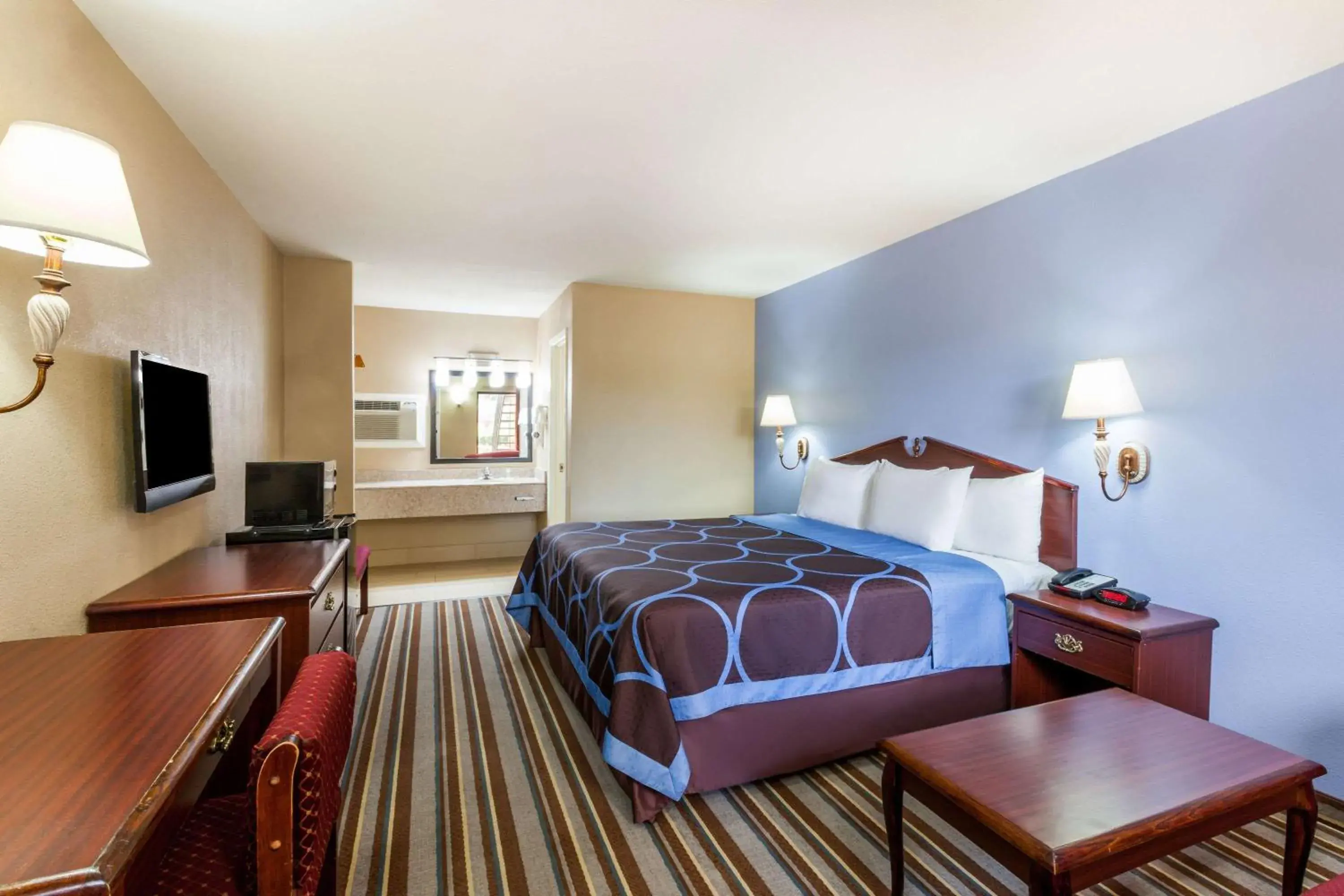 King Room - Smoking in Super 8 by Wyndham Mt. Pleasant TX King Room - Smoking in Super 8 by Wyndham Mt. Pleasant TX