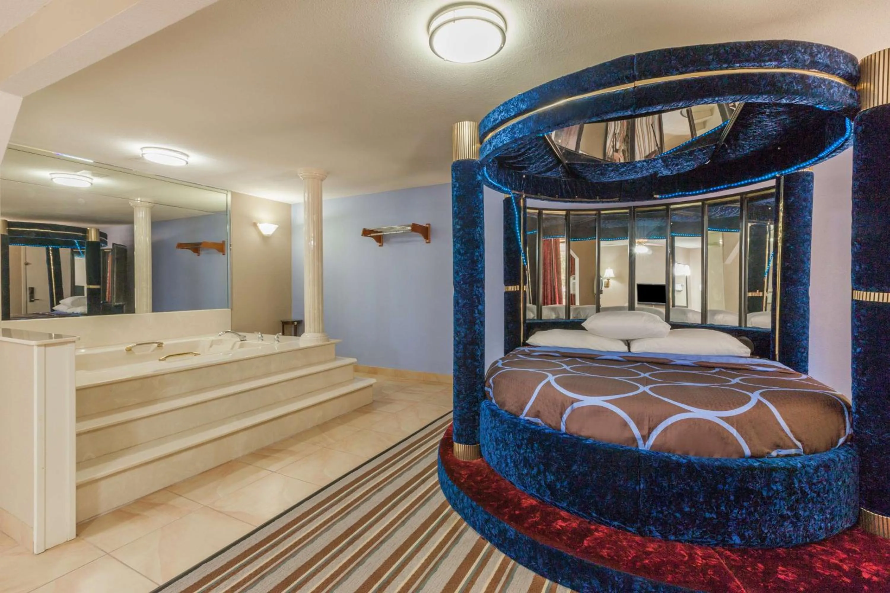 Bed in Super 8 by Wyndham Mt. Pleasant TX