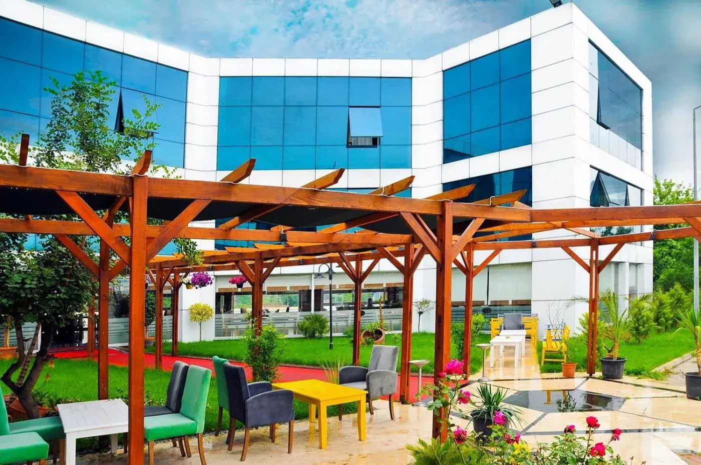 Garden view in Expo Park Hotel Garden view in Expo Park Hotel