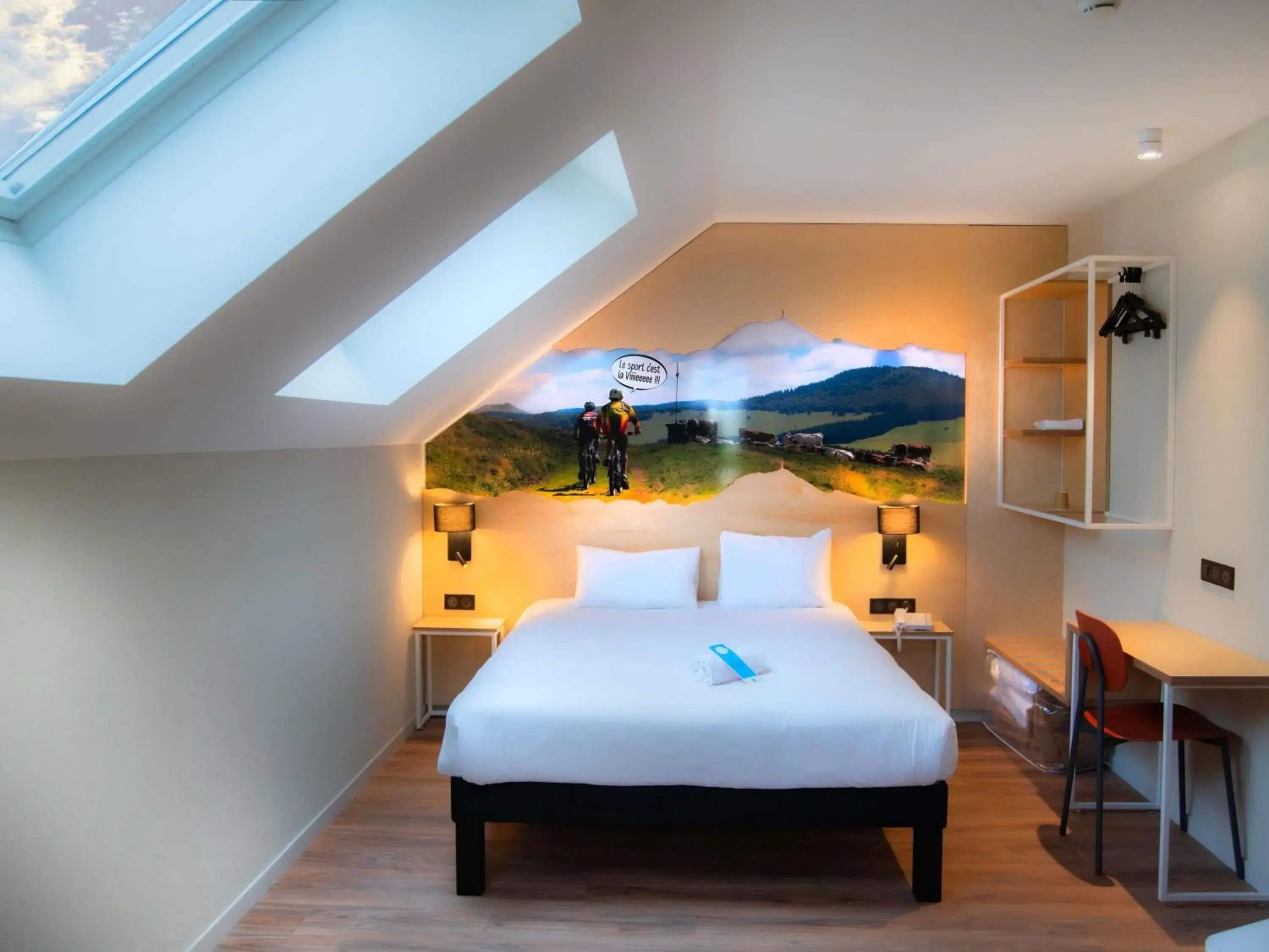 Property building, Bed in ibis Styles Clermont-Ferrand Aéroport Property building, Bed in ibis Styles Clermont-Ferrand Aéroport