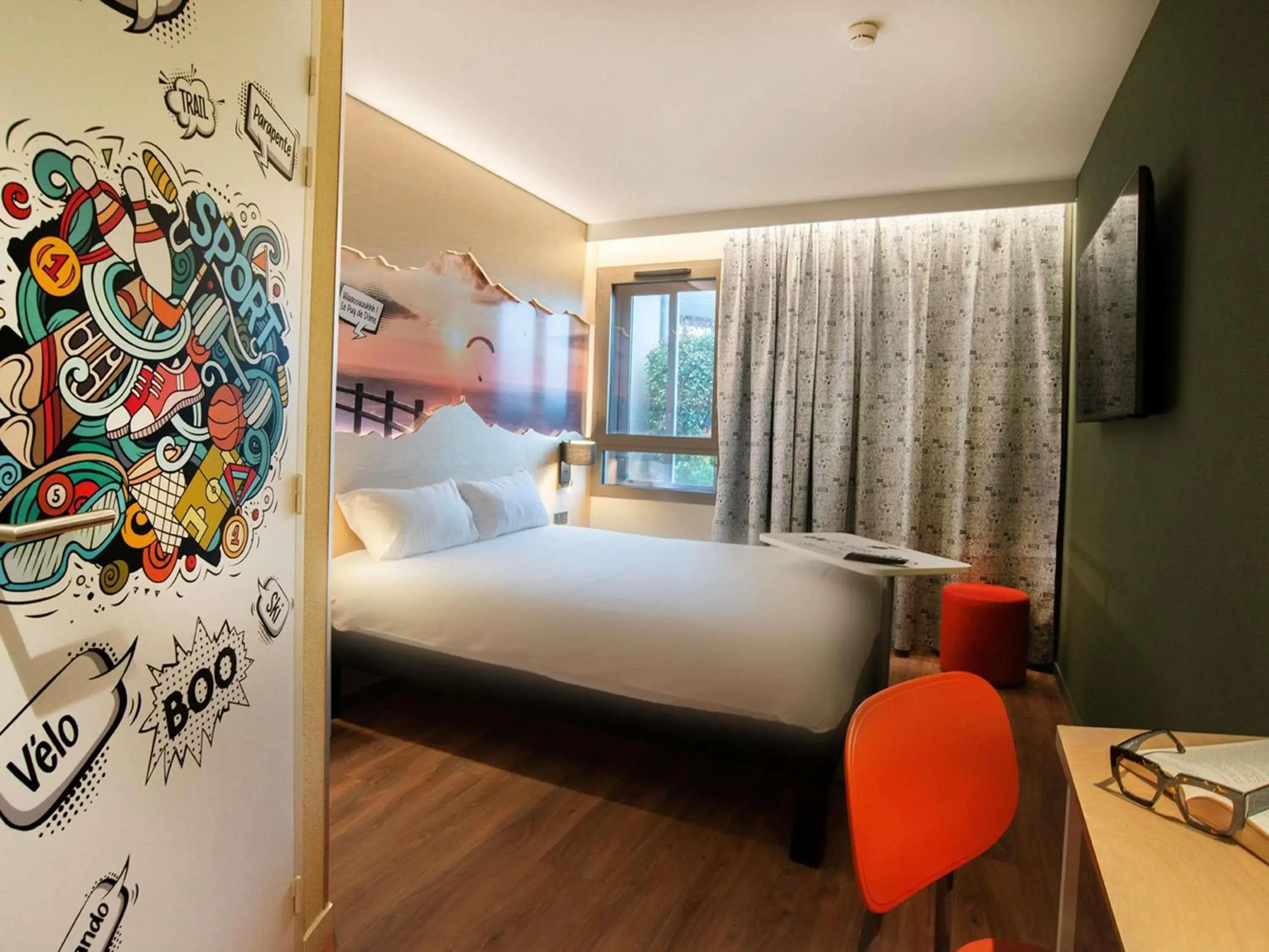 Bedroom, Bed in ibis Styles Clermont-Ferrand Aéroport Bedroom, Bed in ibis Styles Clermont-Ferrand Aéroport